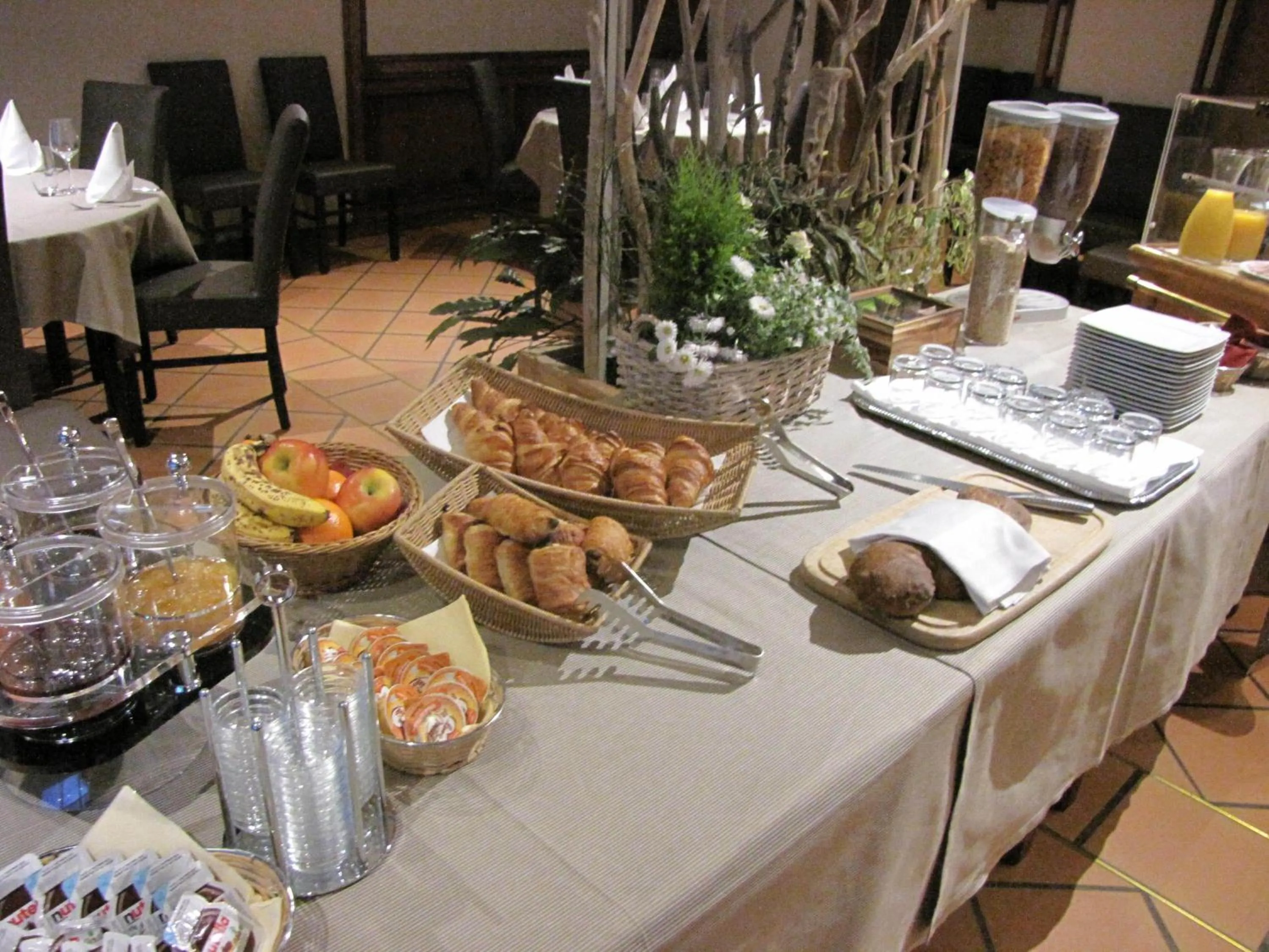 Restaurant/places to eat in Hotel Le Caballin