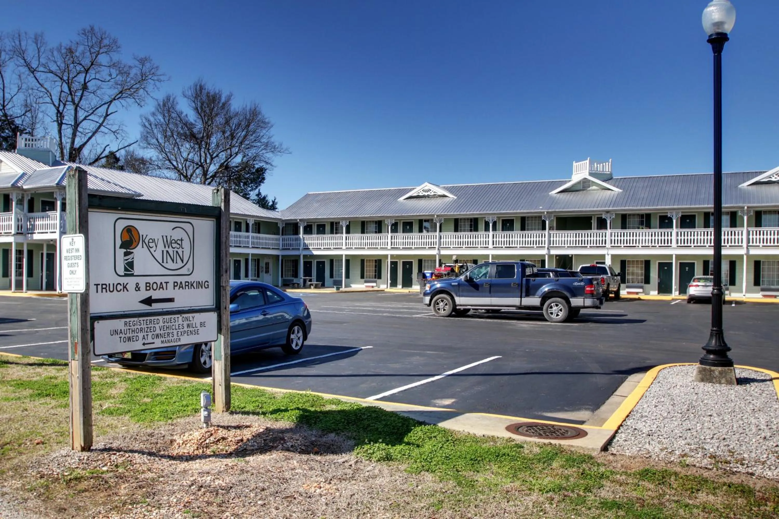 Area and facilities in Key West Inn - Tuscumbia