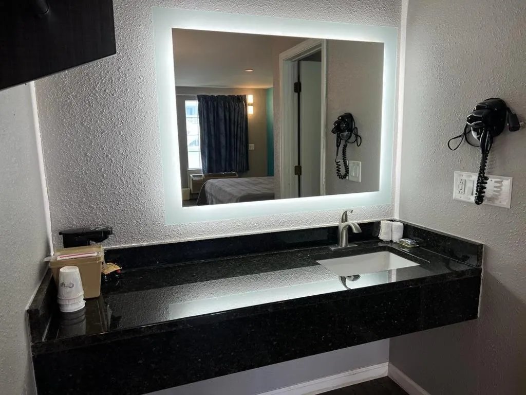 Bathroom in Key West Inn - Tuscumbia