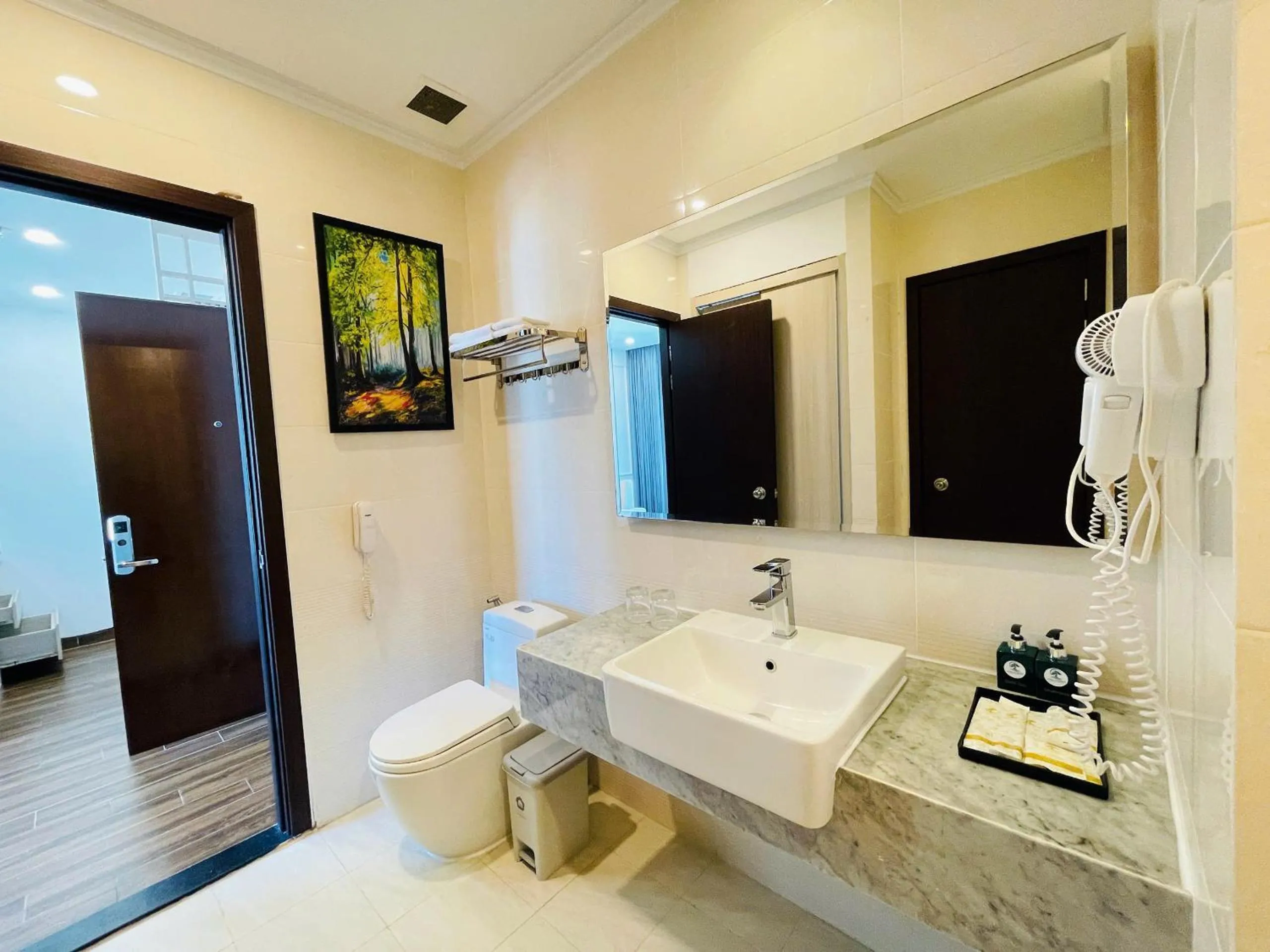 Shower in Hon Chong Retreat Hotel