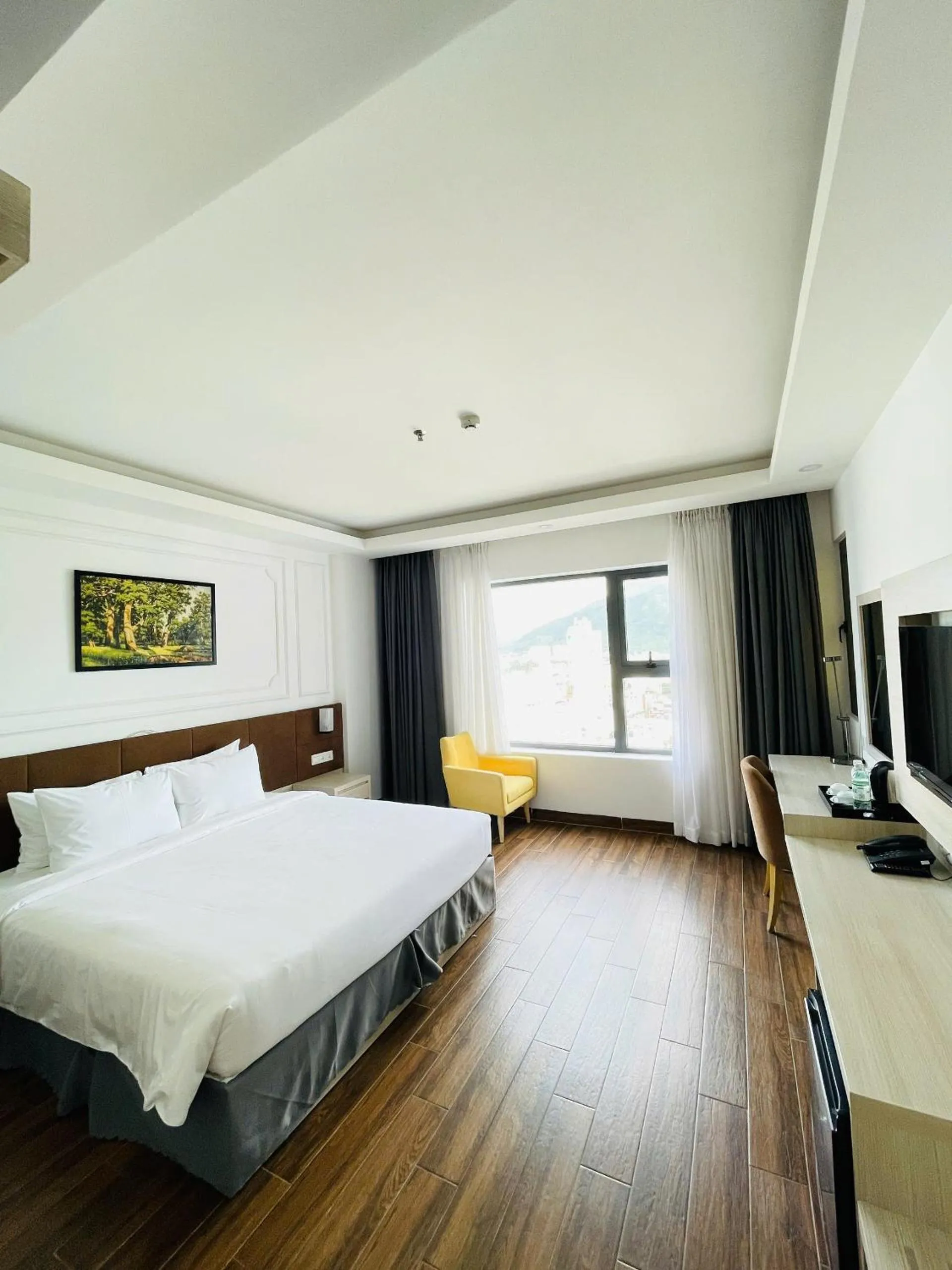 Photo of the whole room, Bed in Hon Chong Retreat Hotel