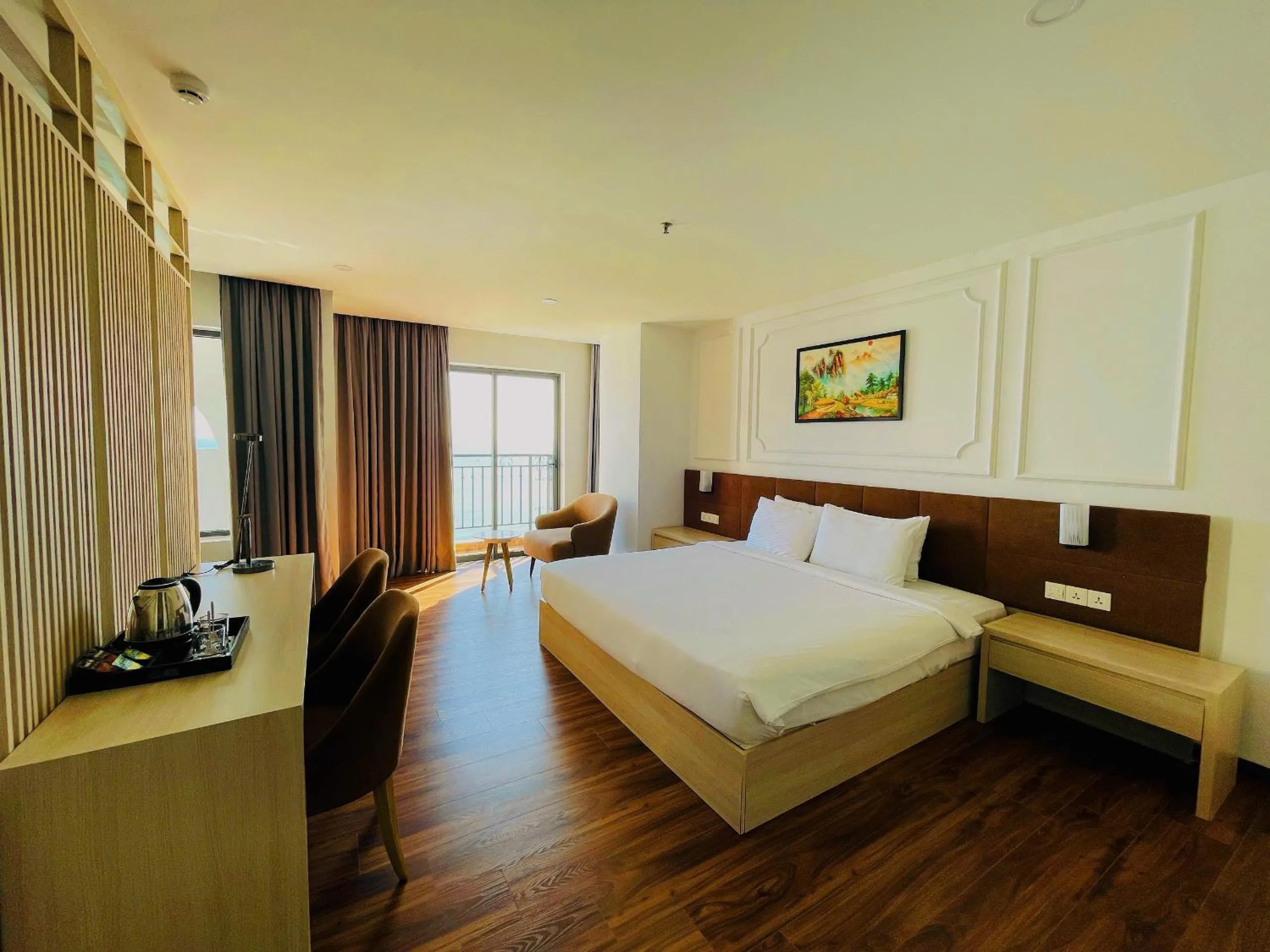 Photo of the whole room, Bed in Hon Chong Retreat Hotel