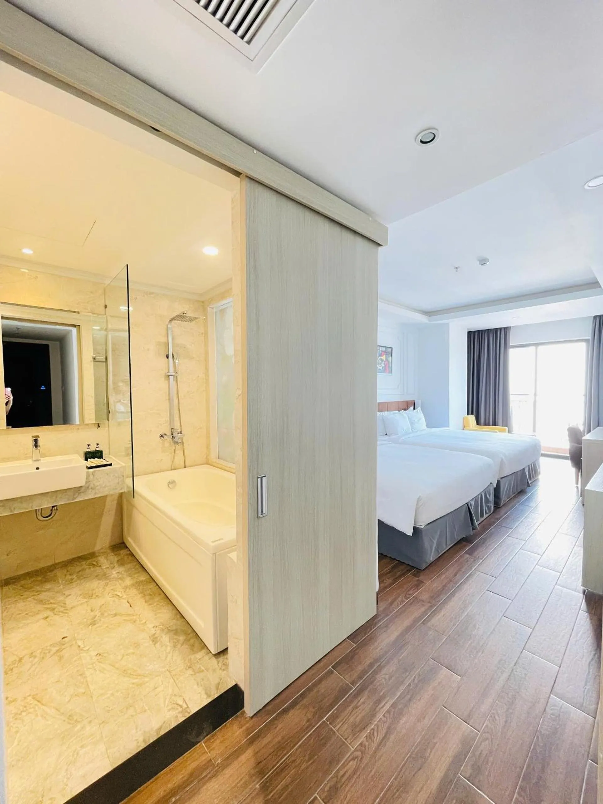 Photo of the whole room, Bed in Hon Chong Retreat Hotel