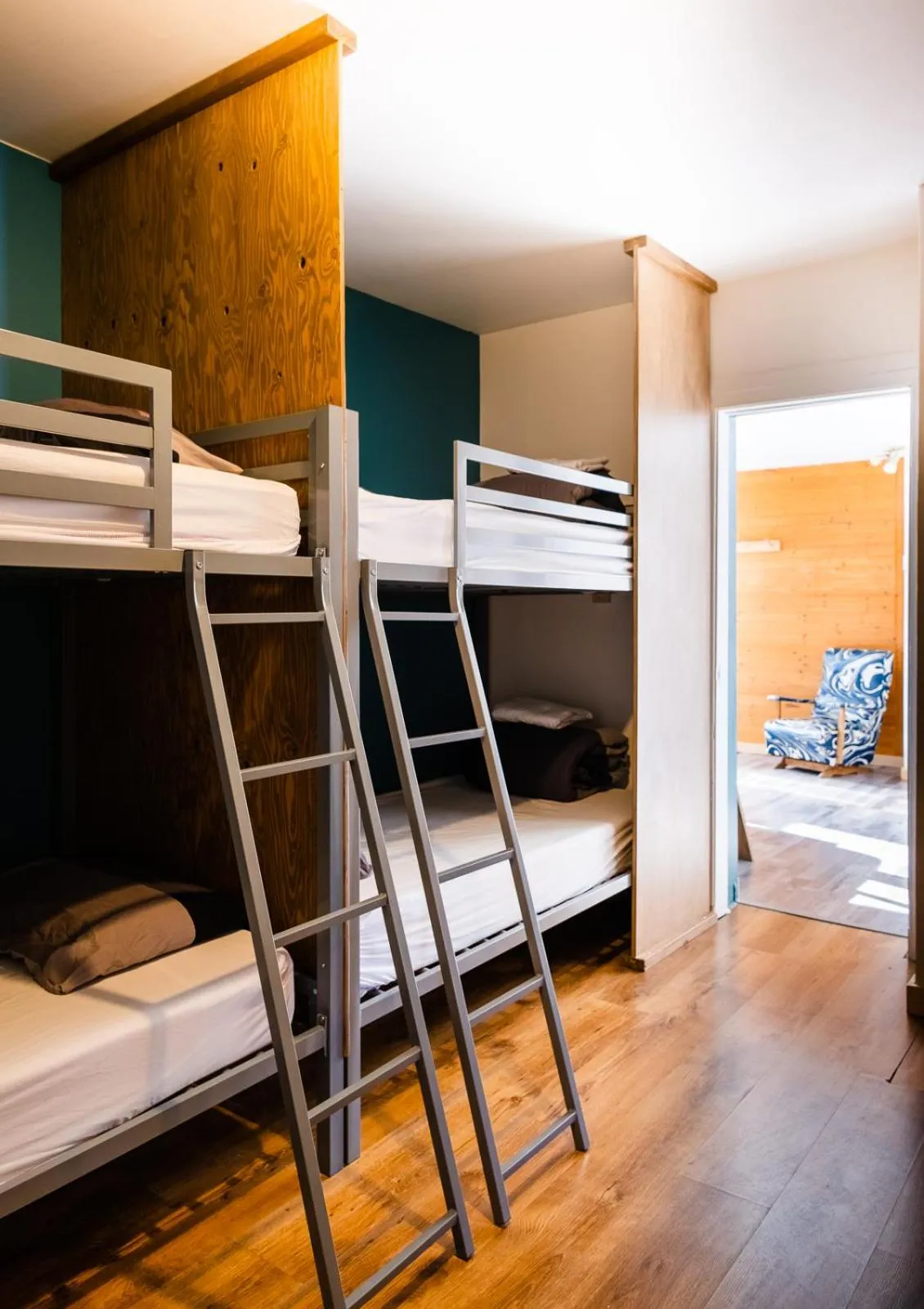 bunk bed, Bed in Auberge de Jeunesse Le Camp De Base