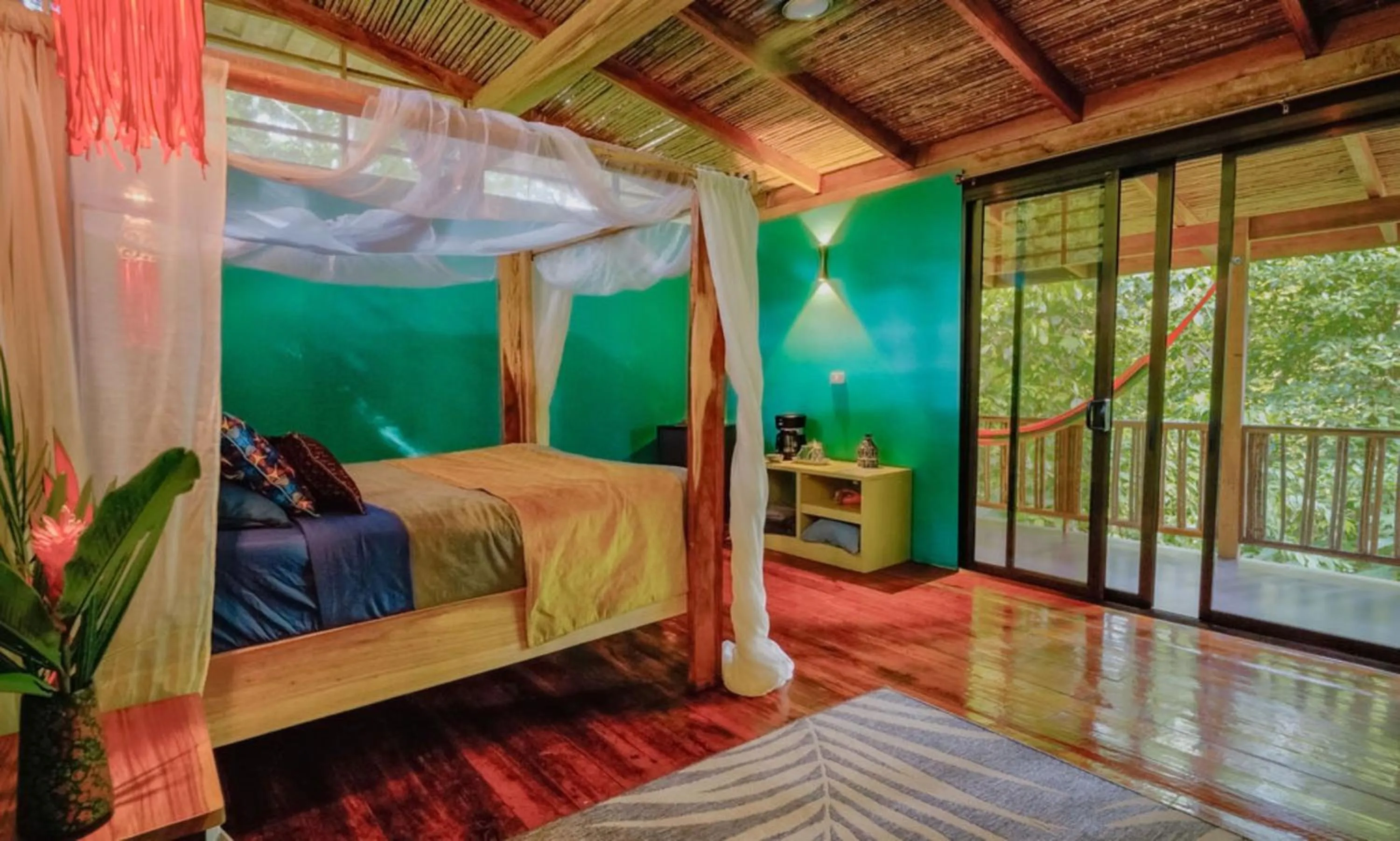 Bed in La Shamana - Ecological Concept in Jungle