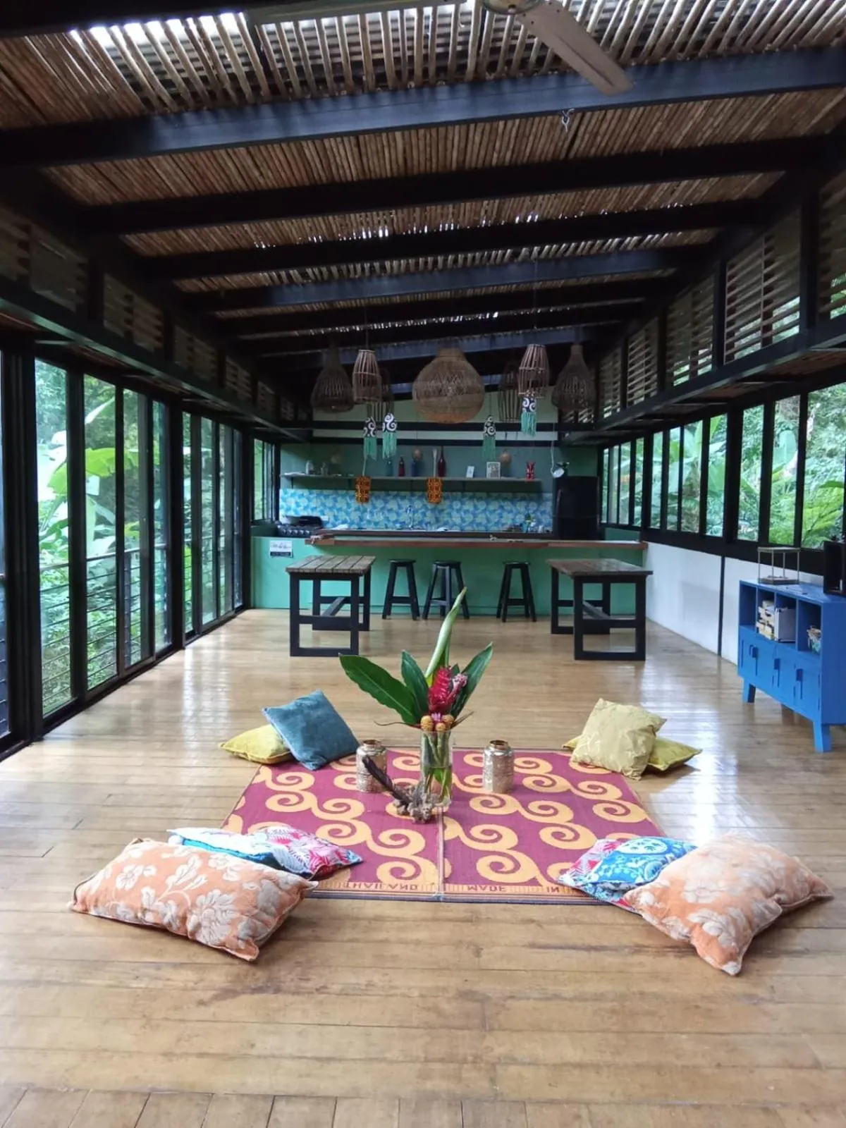 Living room in La Shamana - Ecological Concept in Jungle