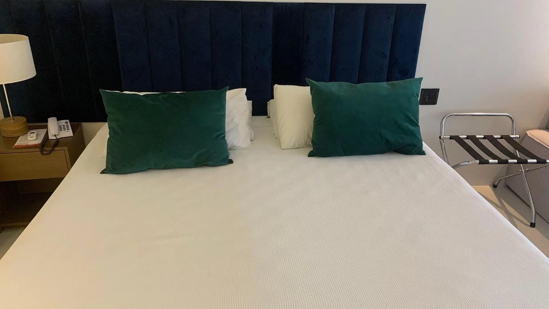 Bed in HY BEACH FLATS - INTERNATIONAL