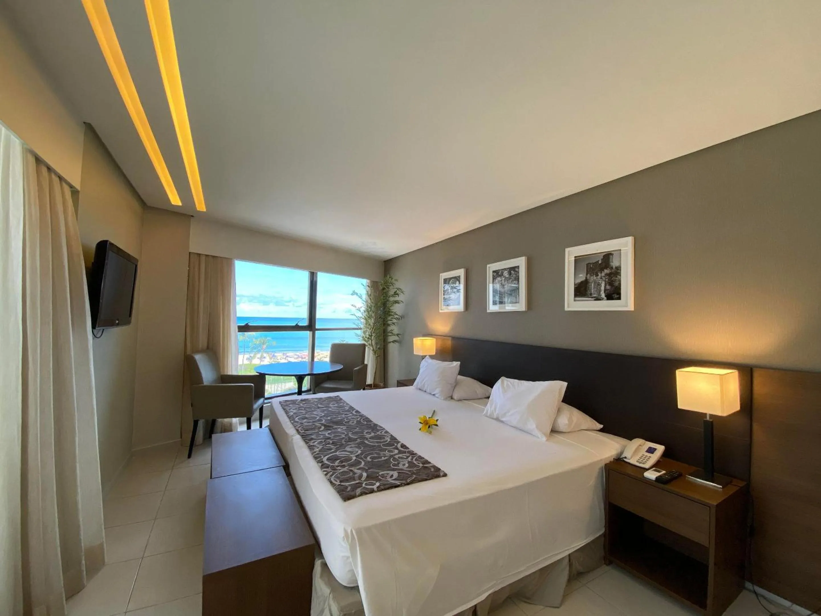 Bed in HY BEACH FLATS - INTERNATIONAL