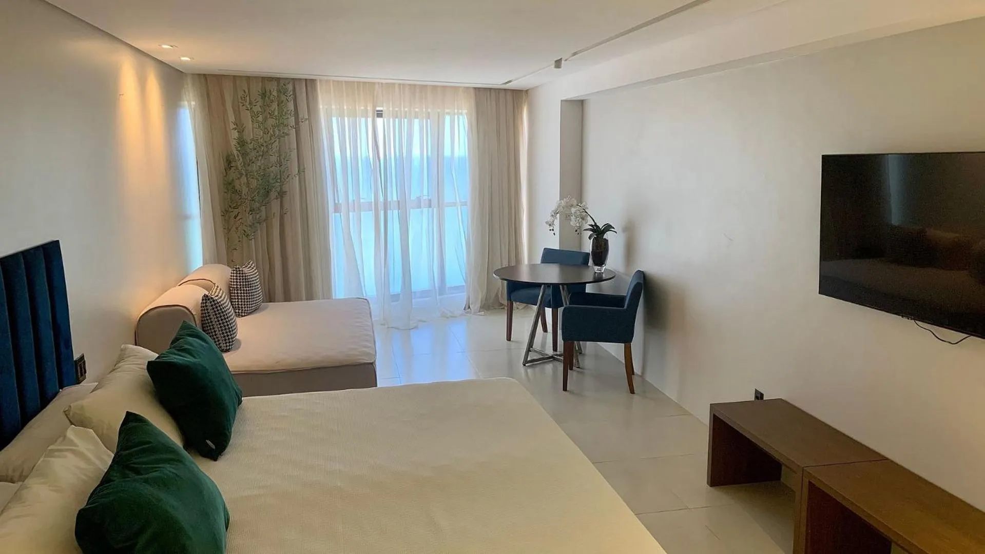 Bed in HY BEACH FLATS - INTERNATIONAL