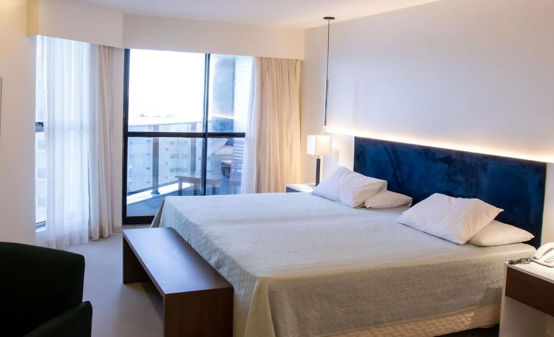 Bedroom, Bed in HY BEACH FLATS - INTERNATIONAL