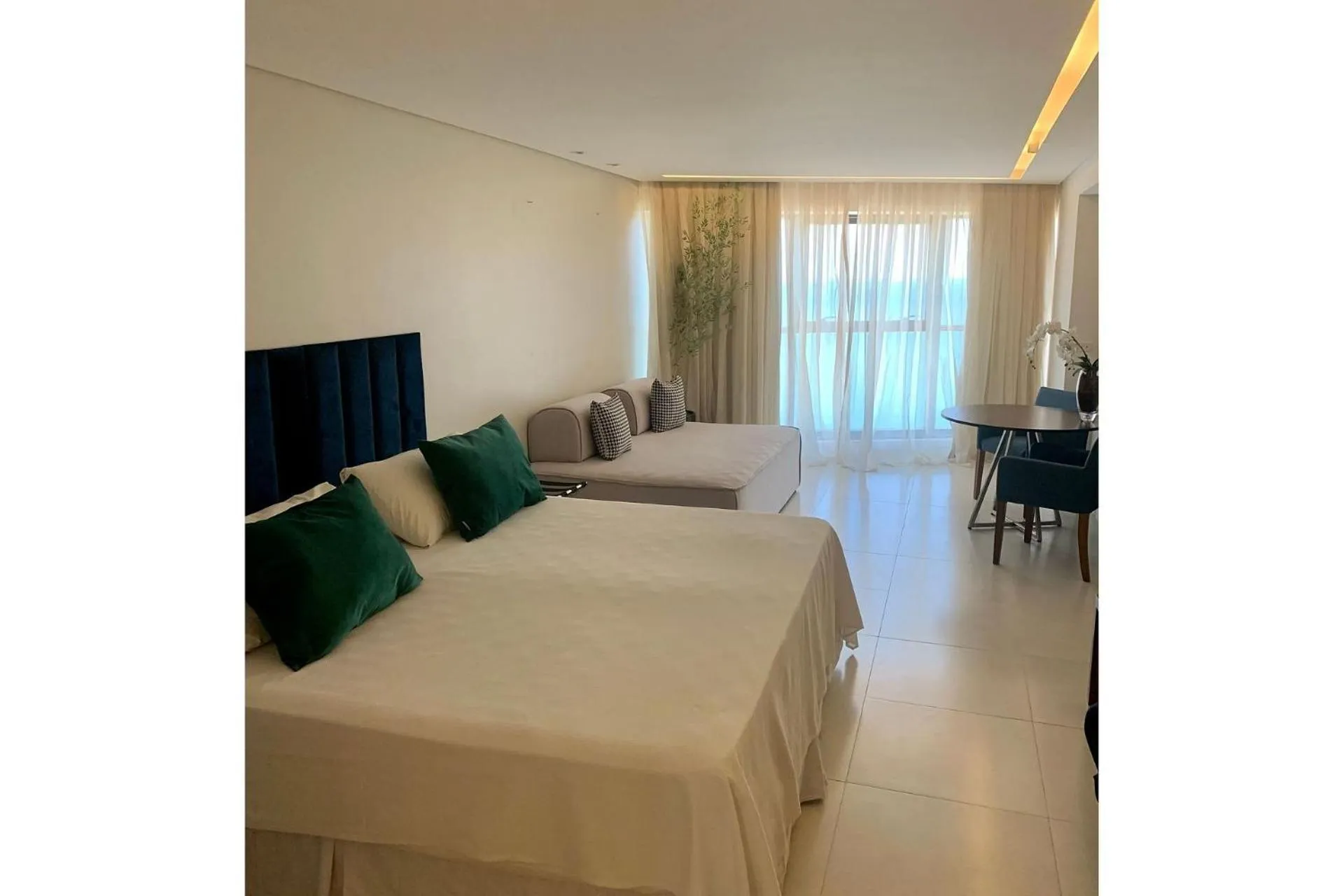 Bed in HY BEACH FLATS - INTERNATIONAL