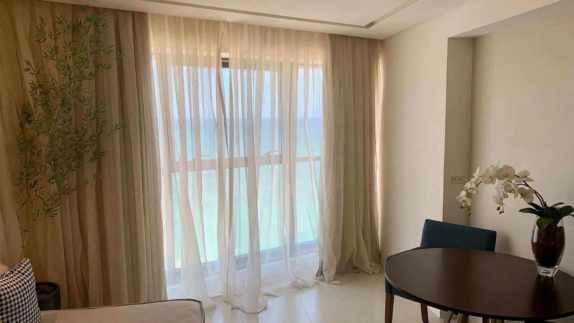 Living room in HY BEACH FLATS - INTERNATIONAL