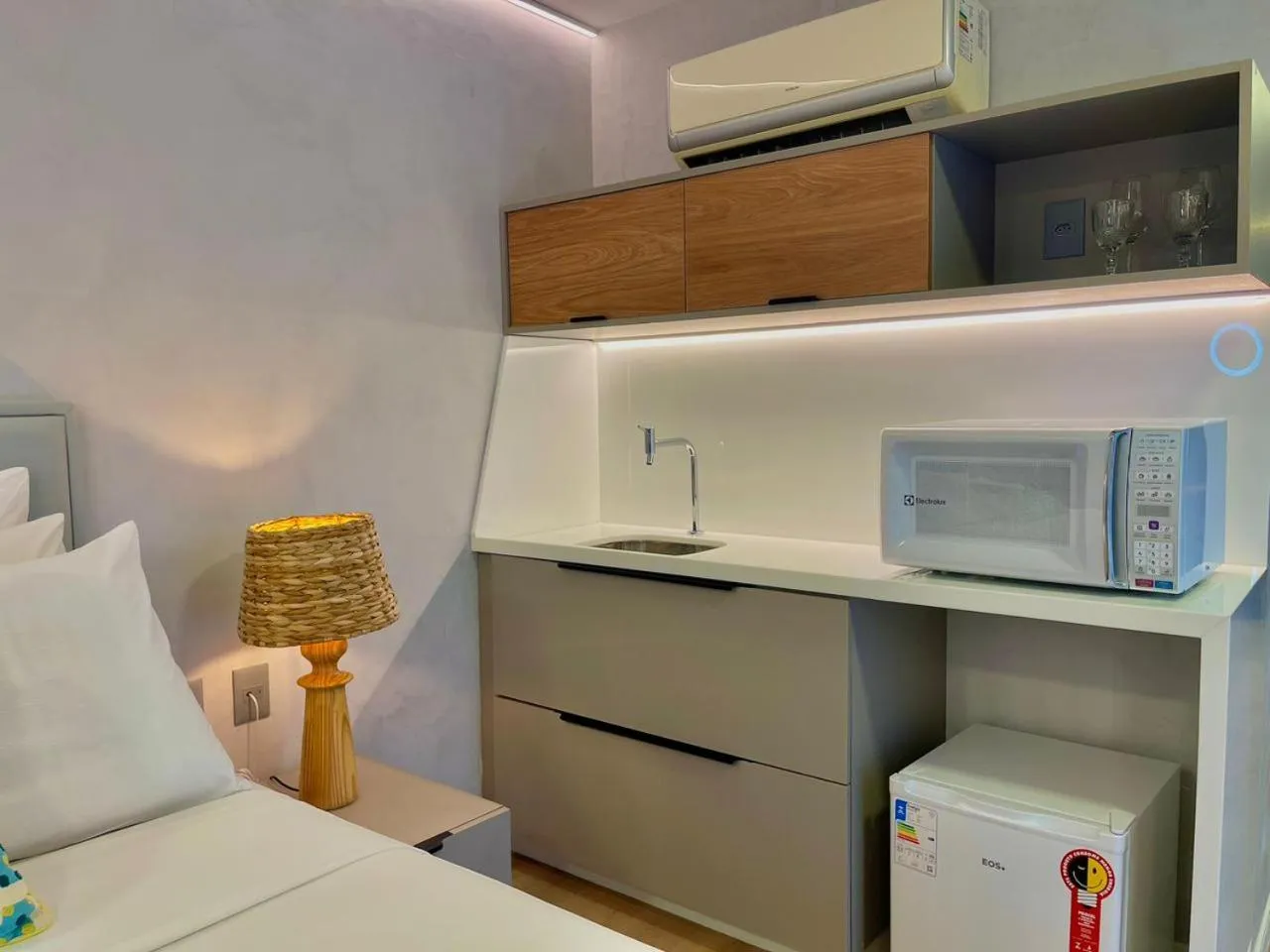 HY BEACH FLATS - INTERNATIONAL