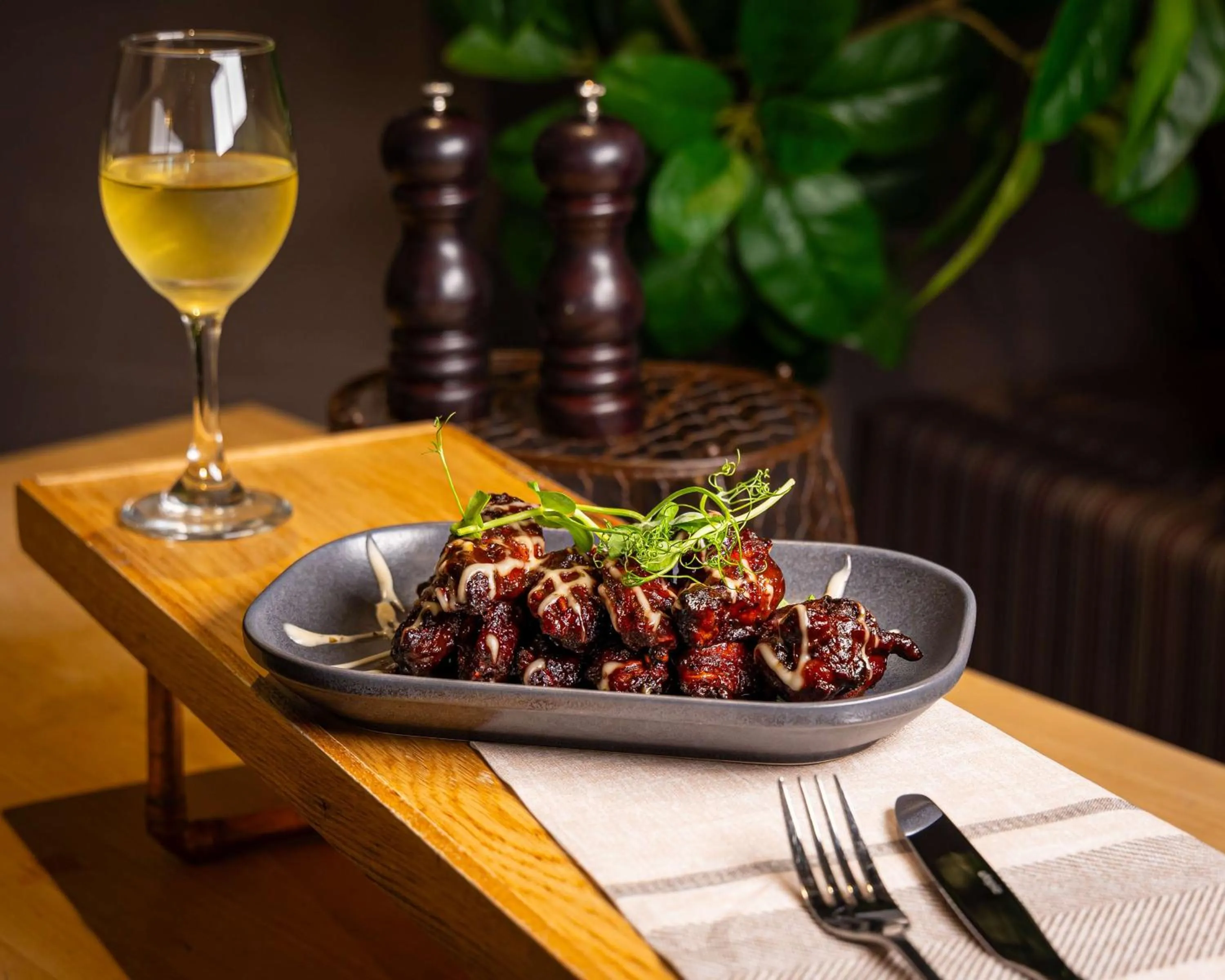 Restaurant/places to eat in Hilton London Wembley