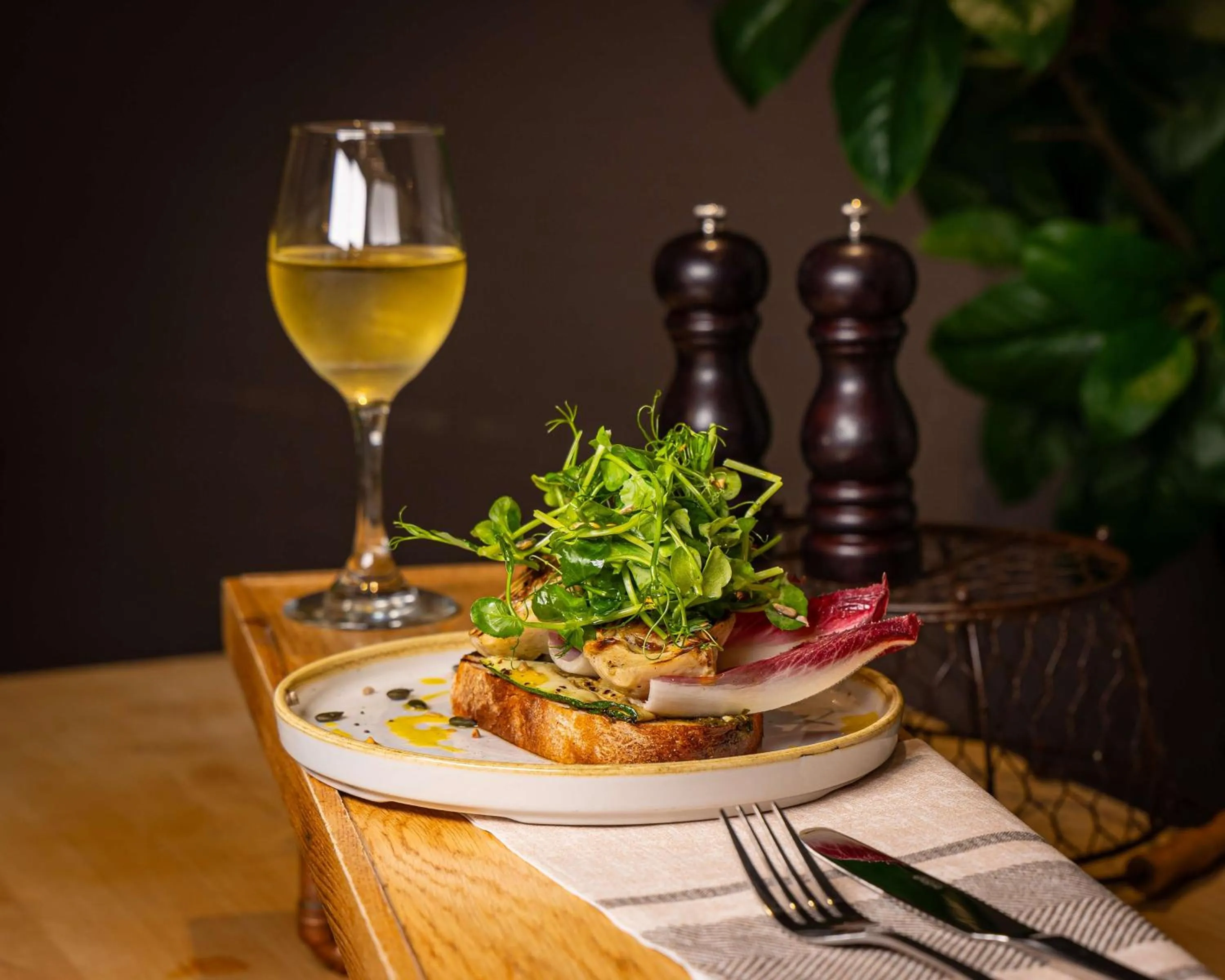 Restaurant/places to eat in Hilton London Wembley