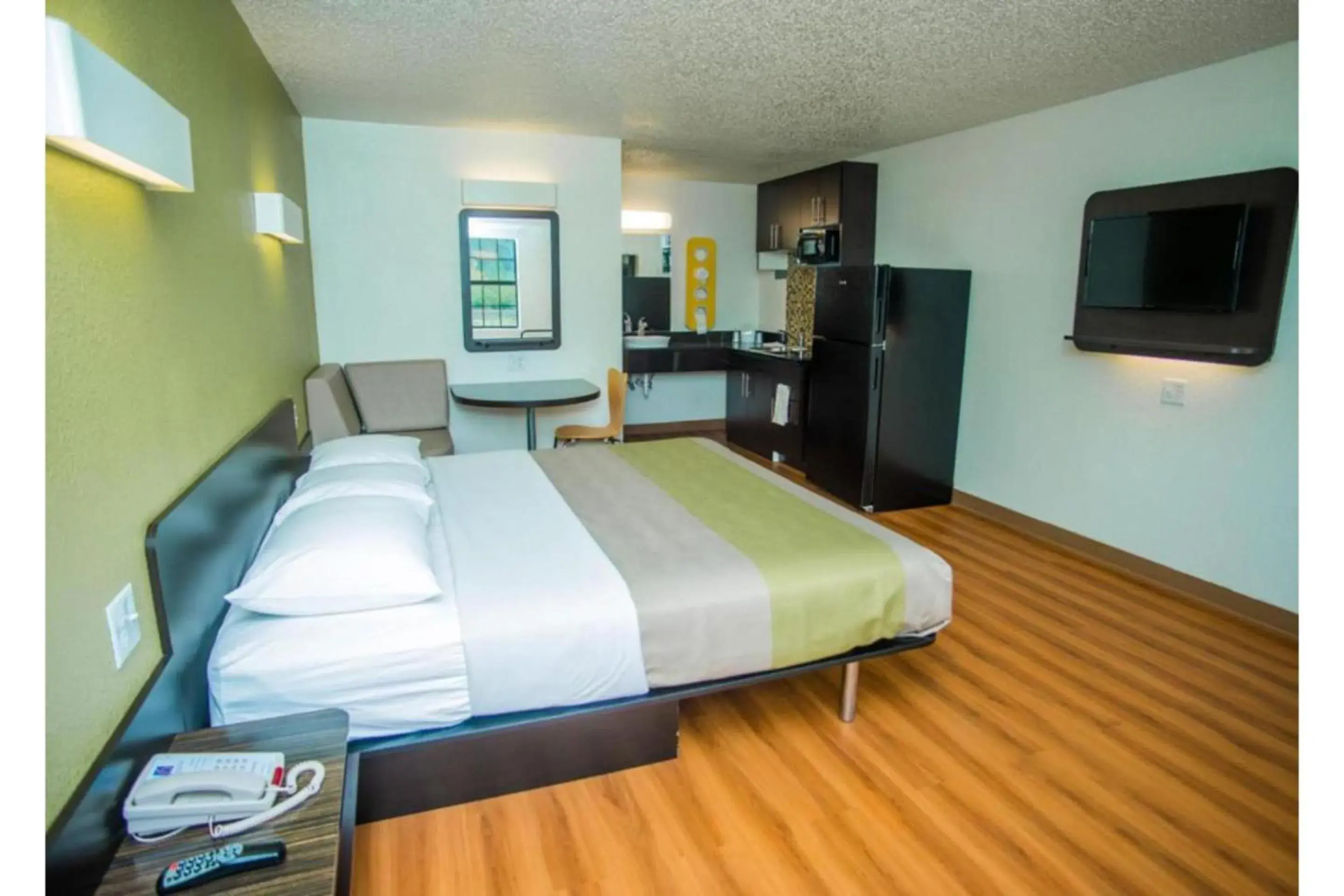 Bedroom, Bed in Motel 6-Palestine, TX Bedroom, Bed in Motel 6-Palestine, TX