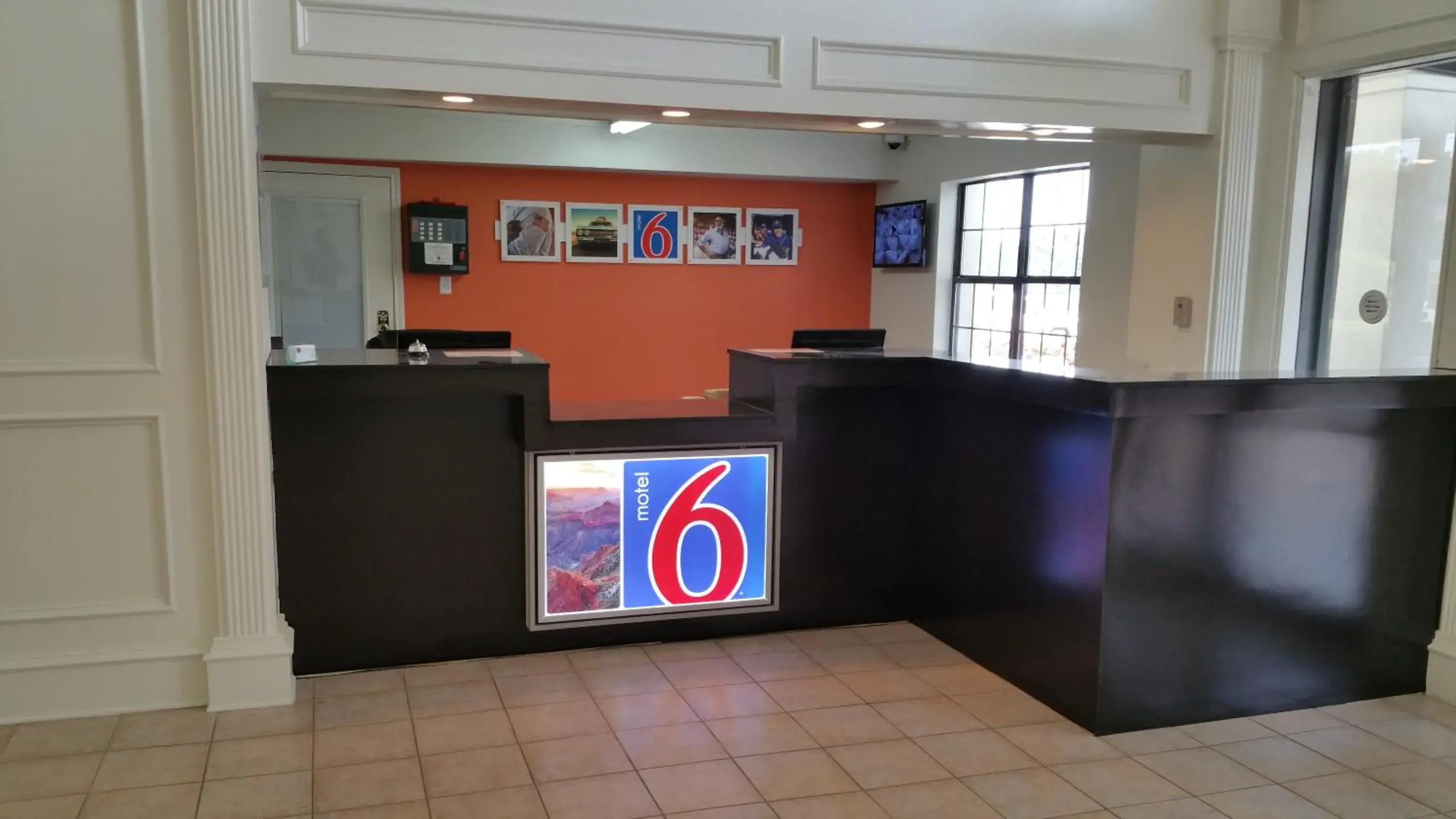 Lobby or reception in Motel 6-Palestine, TX Lobby or reception in Motel 6-Palestine, TX