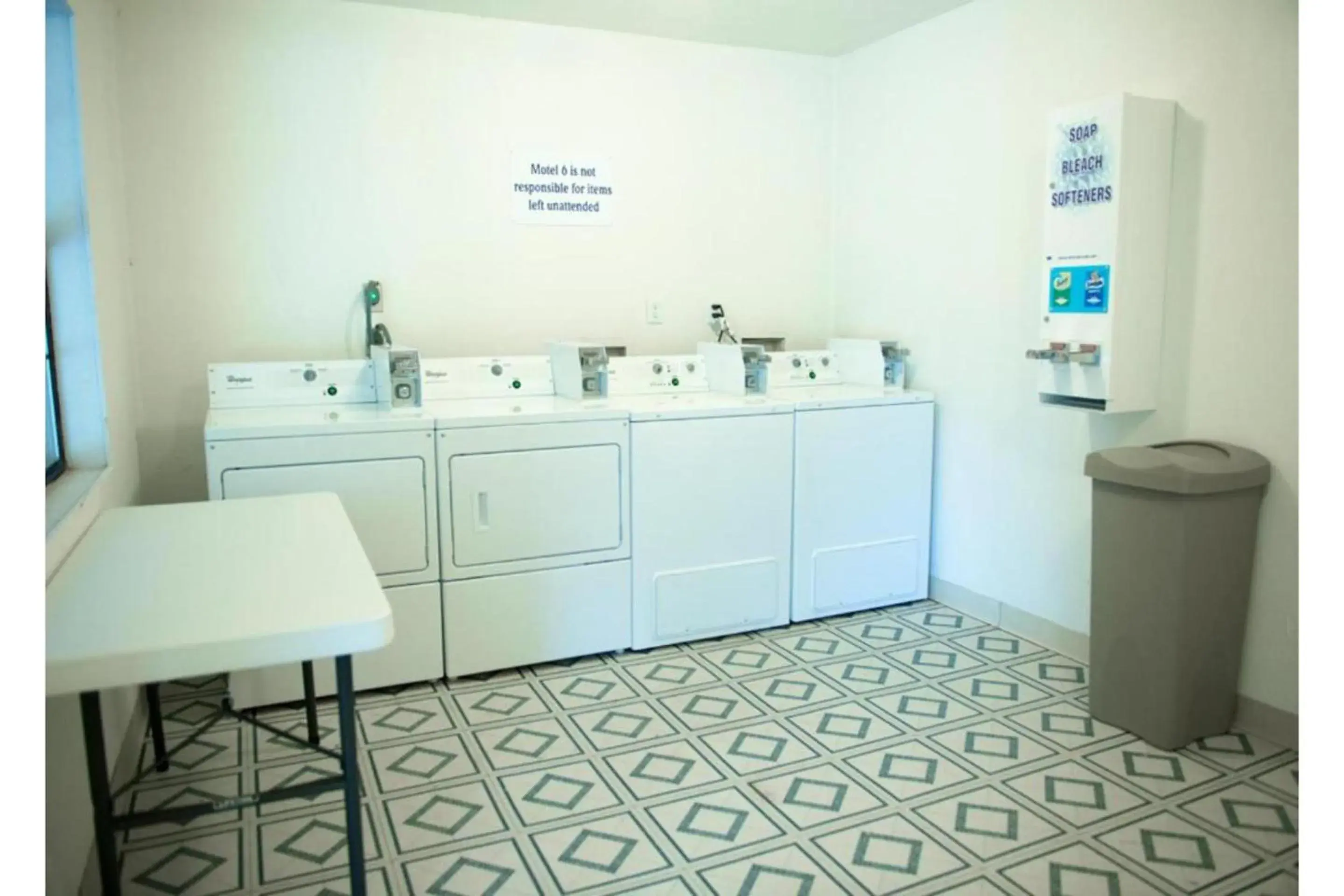 washing machine in Motel 6-Palestine, TX washing machine in Motel 6-Palestine, TX