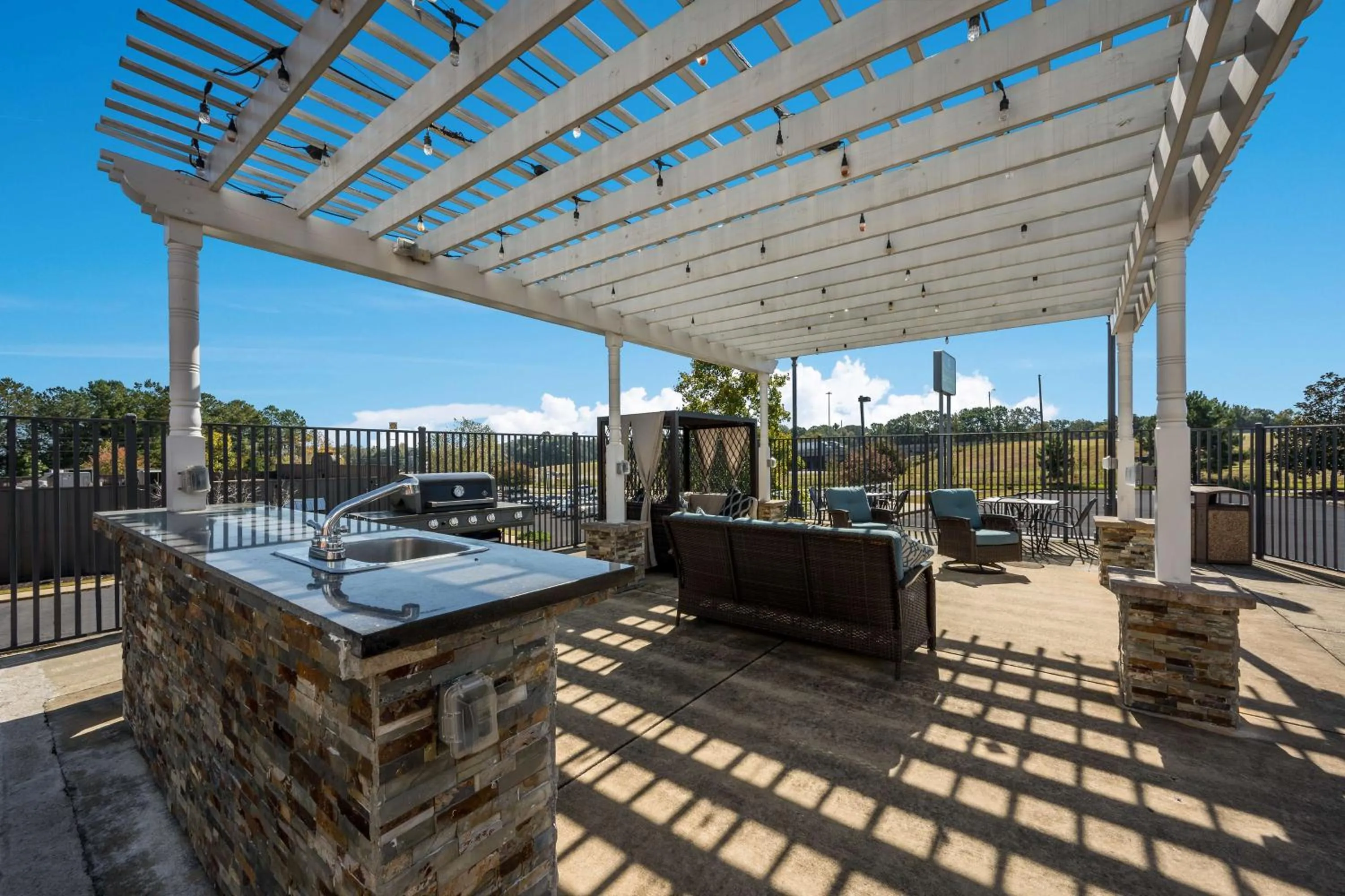 Property building in SureStay Hotel By Best Western Tuscaloosa Southeast