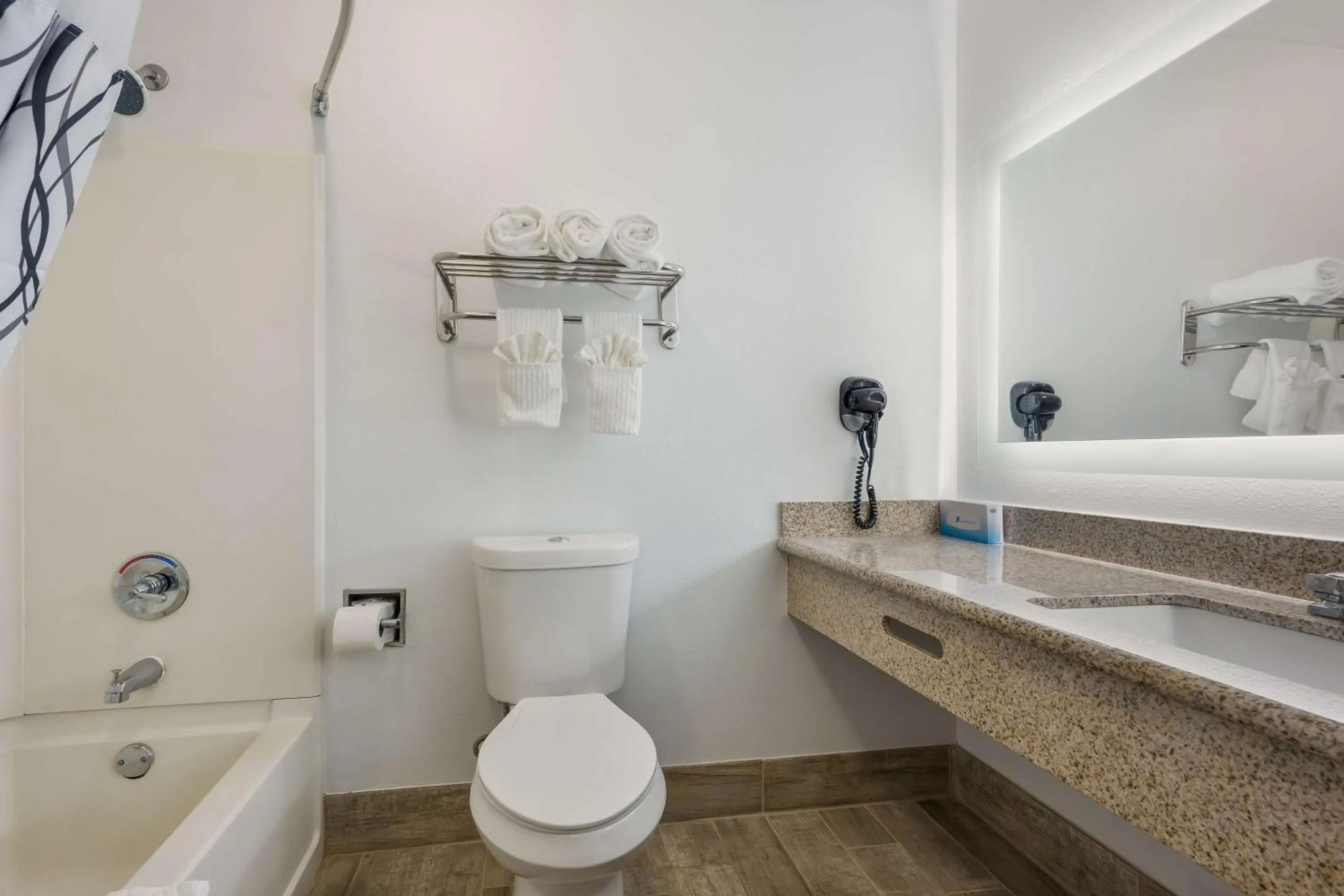 Bathroom in SureStay Hotel By Best Western Tuscaloosa Southeast