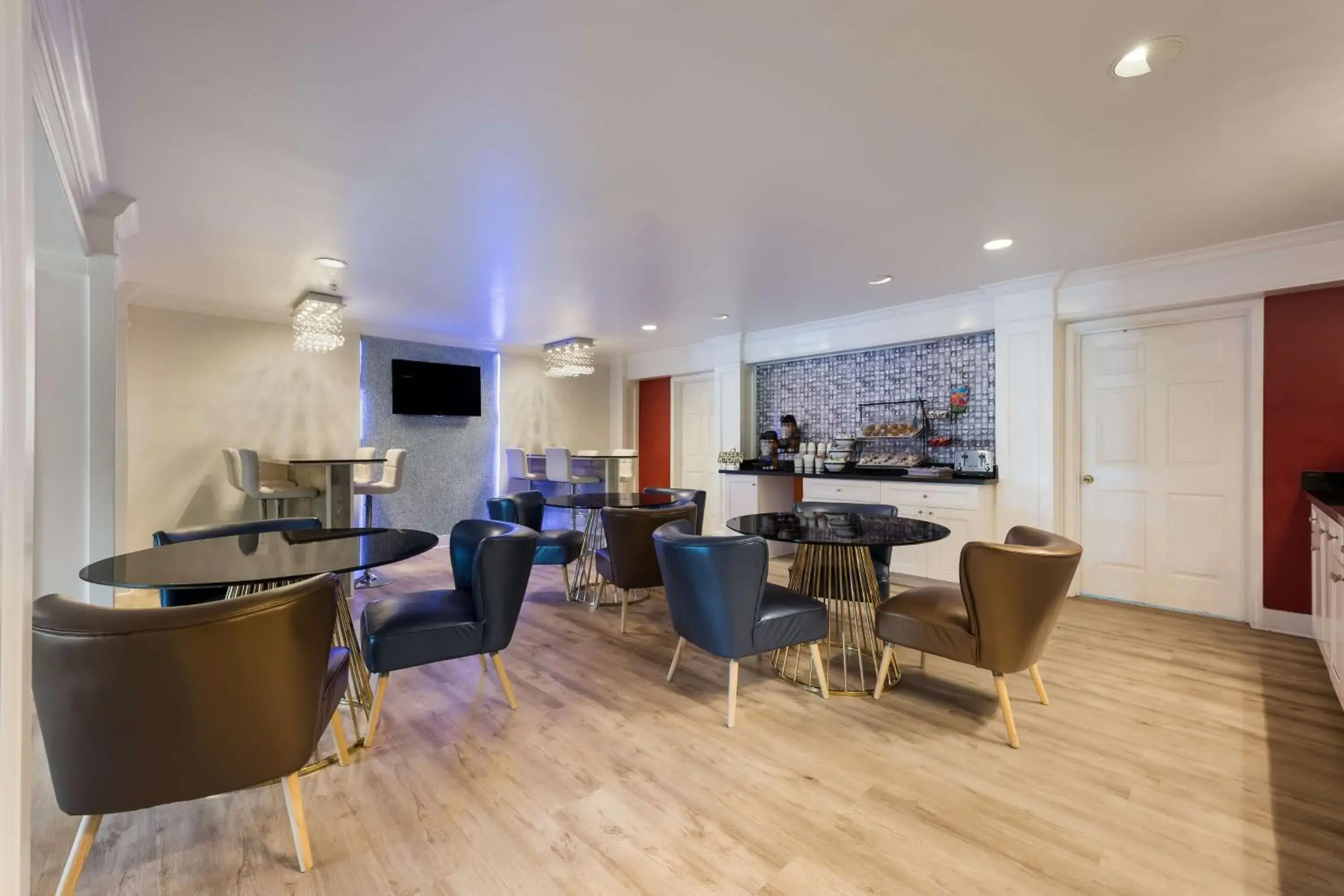 Breakfast in SureStay Hotel By Best Western Tuscaloosa Southeast Breakfast in SureStay Hotel By Best Western Tuscaloosa Southeast