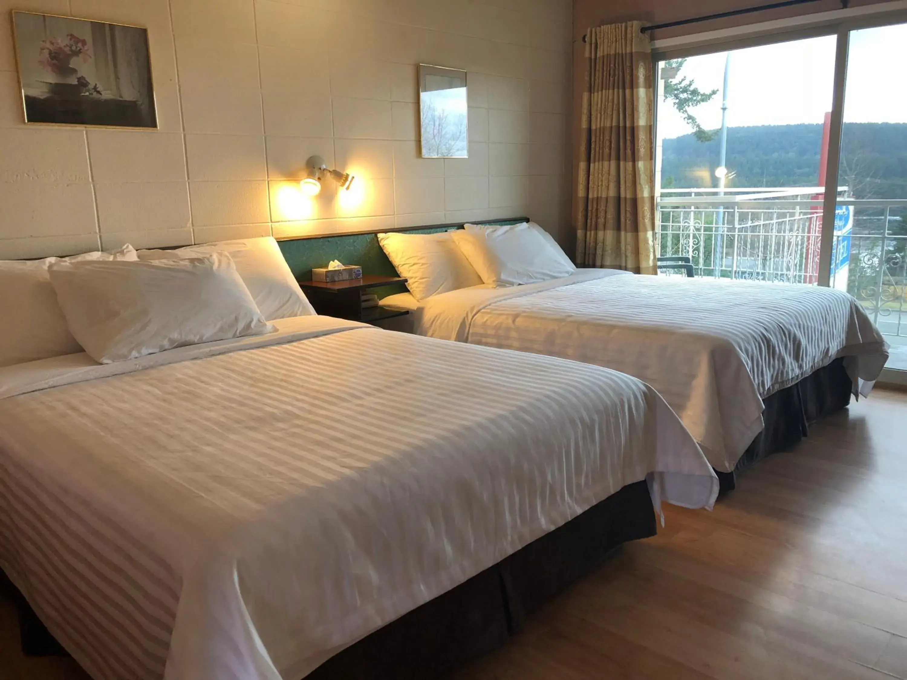 Deluxe Double Room with Balcony and Sea View in Holiday House Motel Deluxe Double Room with Balcony and Sea View in Holiday House Motel