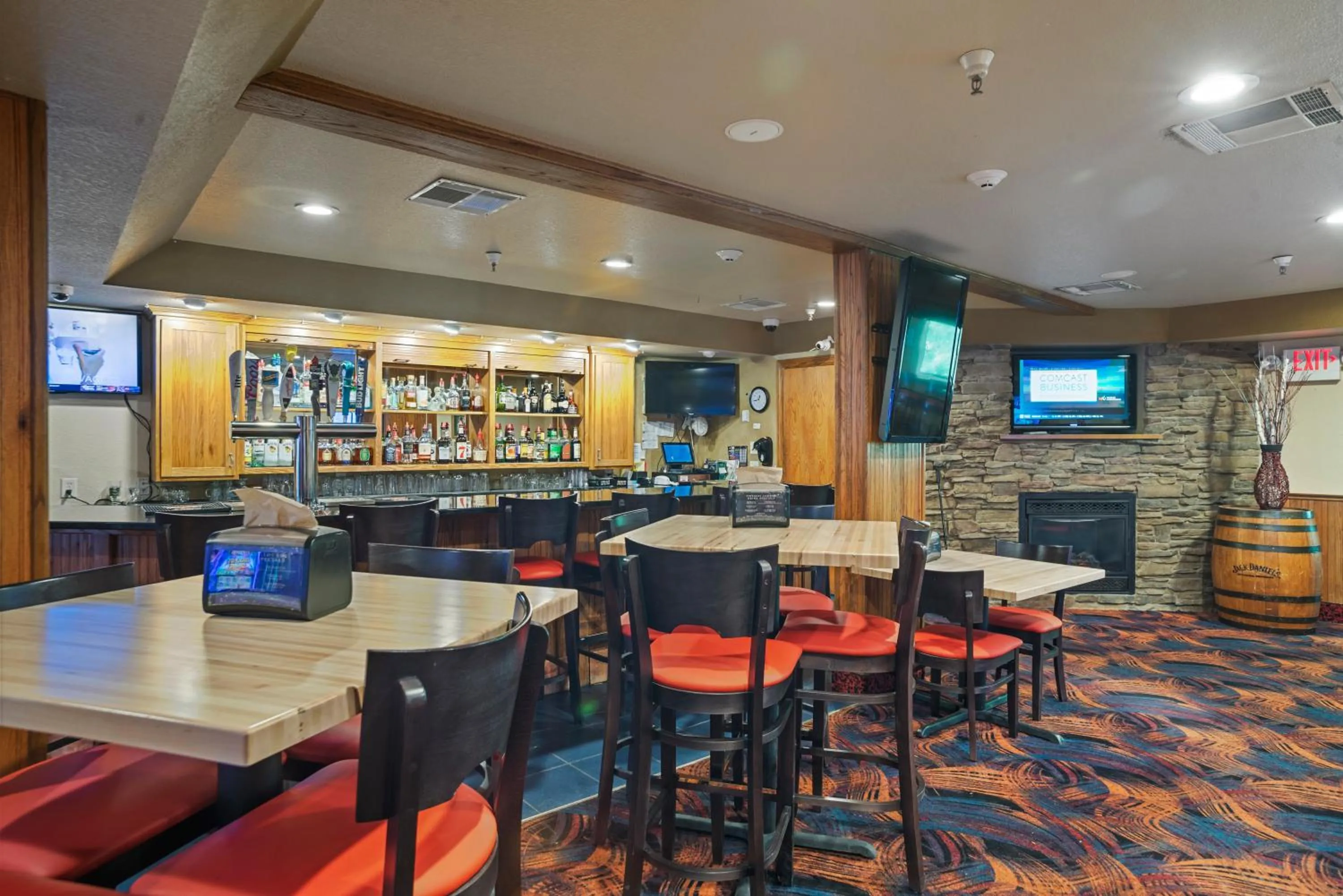 Lounge or bar in Deadwood Gulch Resort, Trademark Collection by Wyndham