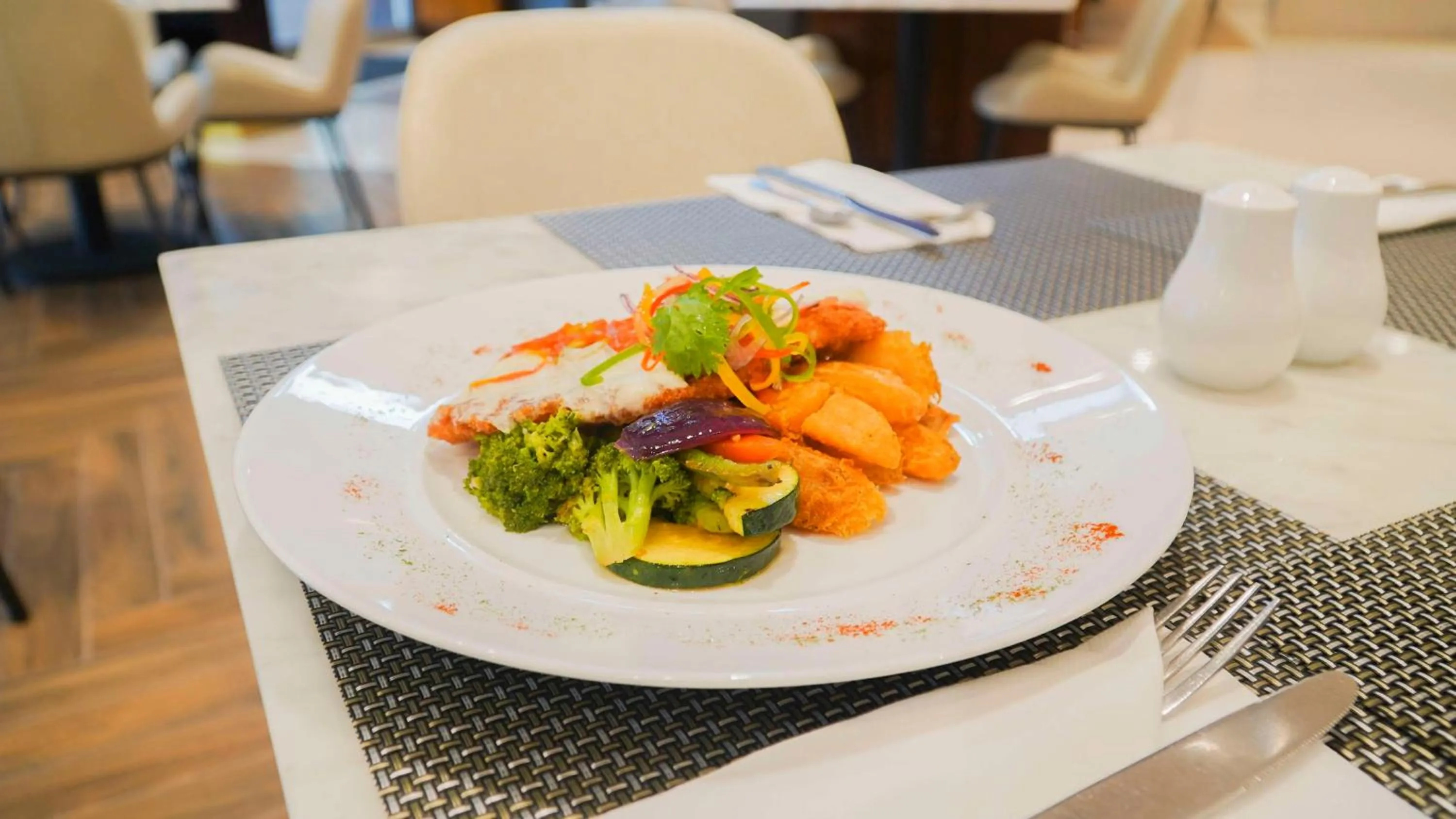 Restaurant/places to eat in Hilton Garden Inn Panama City Downtown, Panama