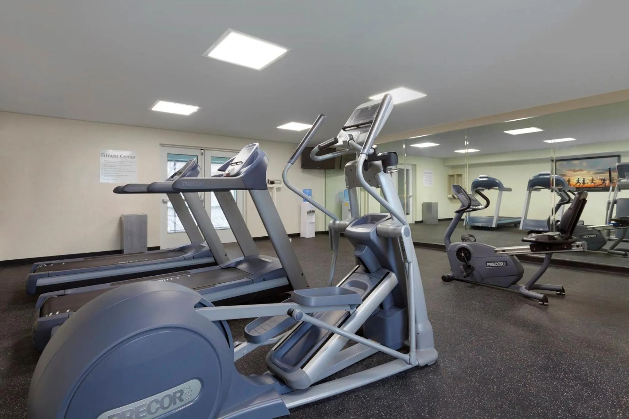 Fitness centre/facilities in Holiday Inn Express Williamsburg North by IHG