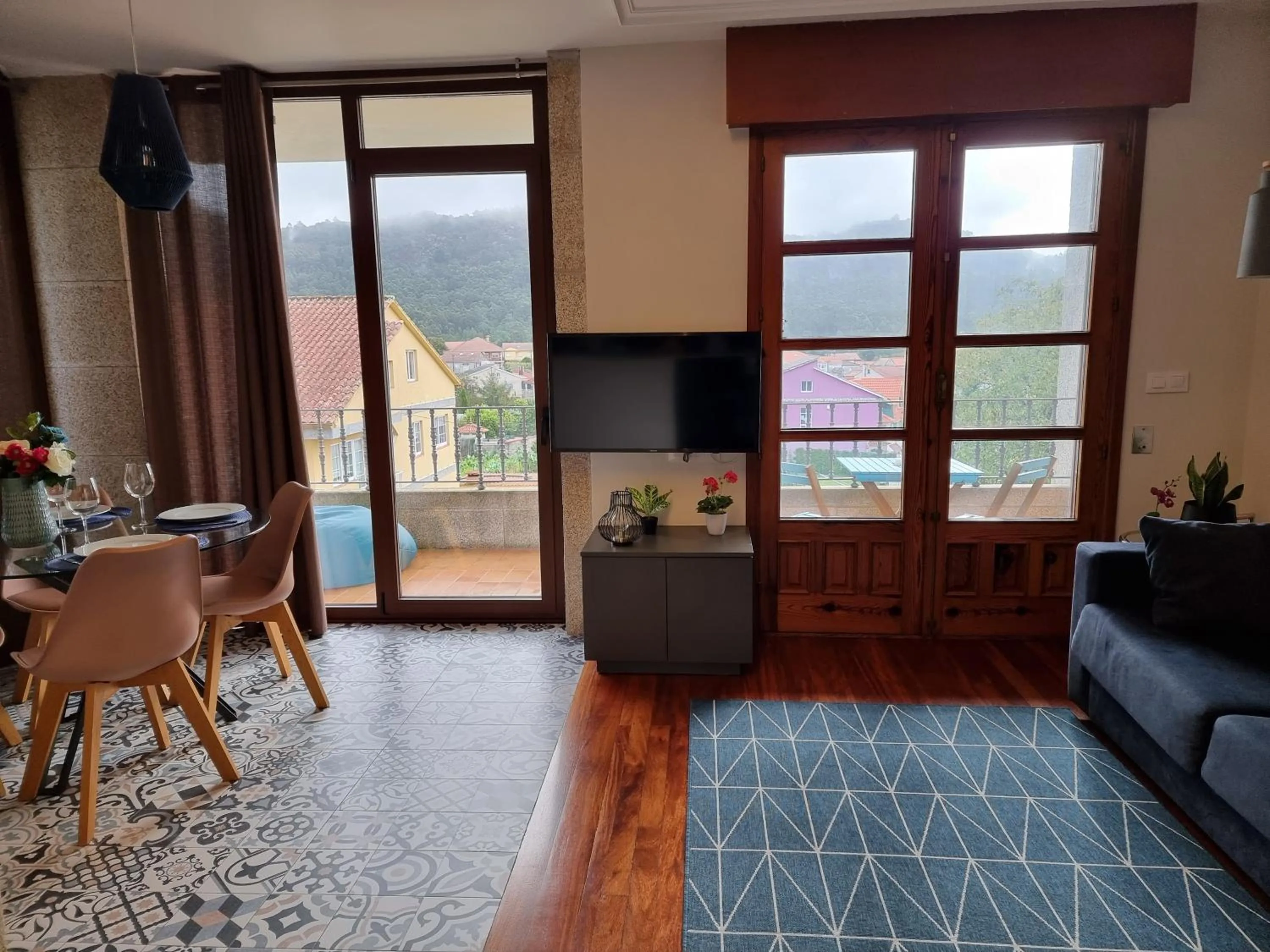 TV and multimedia in Apartamentos Ria de Aldan