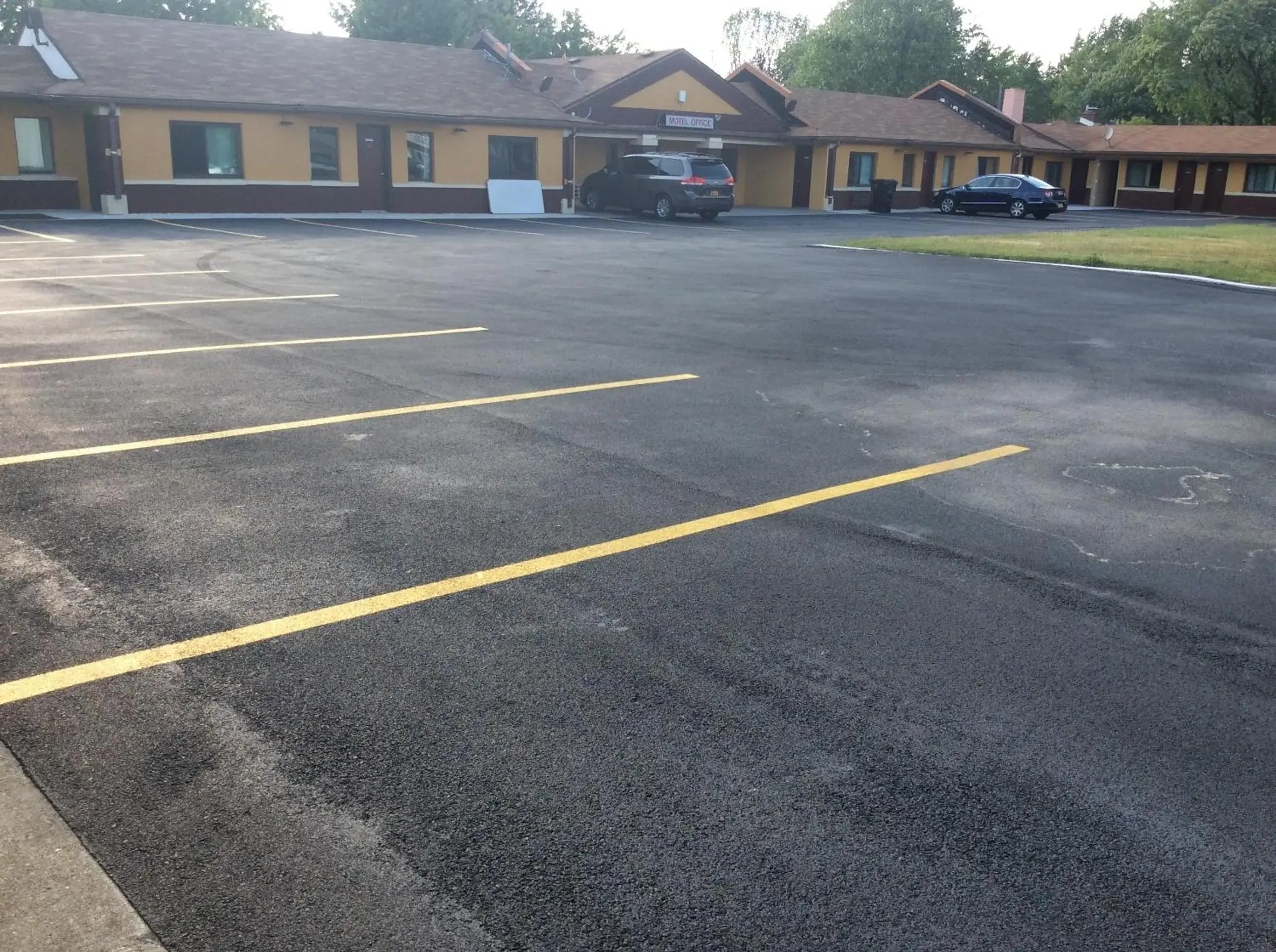 Property building in Royal Inn Property building in Royal Inn