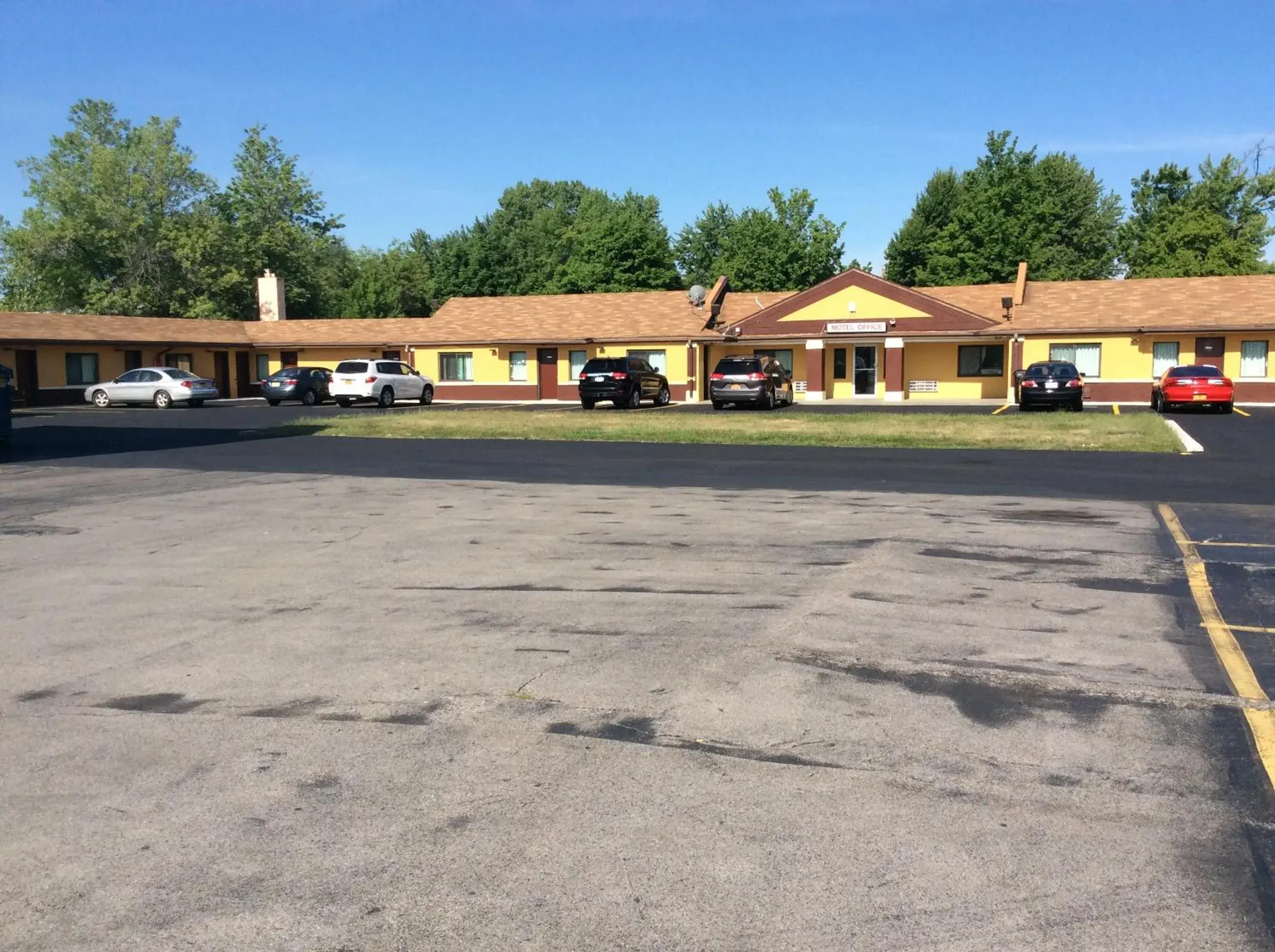 Property building in Royal Inn Property building in Royal Inn