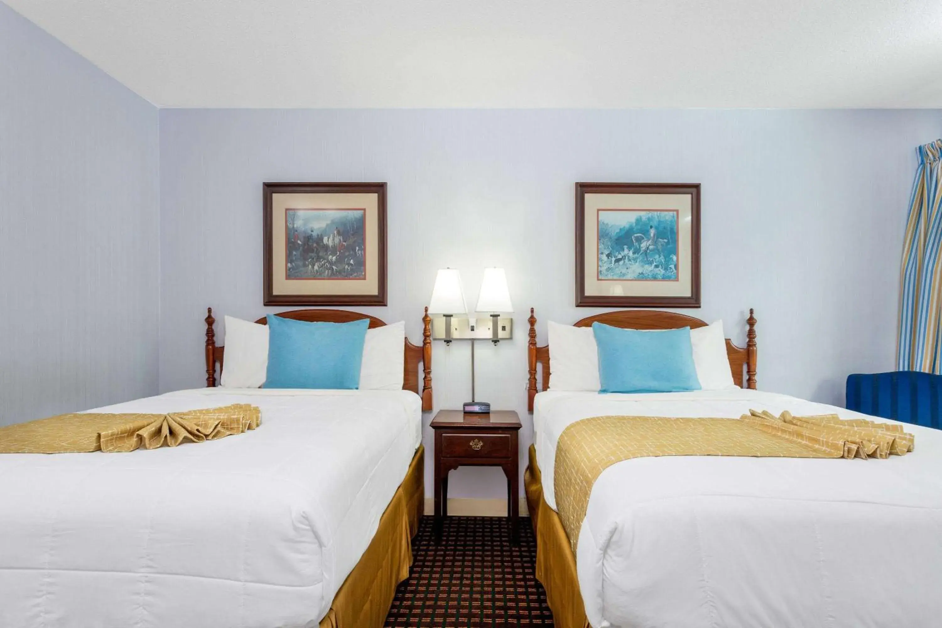 Photo of the whole room, Bed in Travelodge by Wyndham Cape Cod Area Photo of the whole room, Bed in Travelodge by Wyndham Cape Cod Area