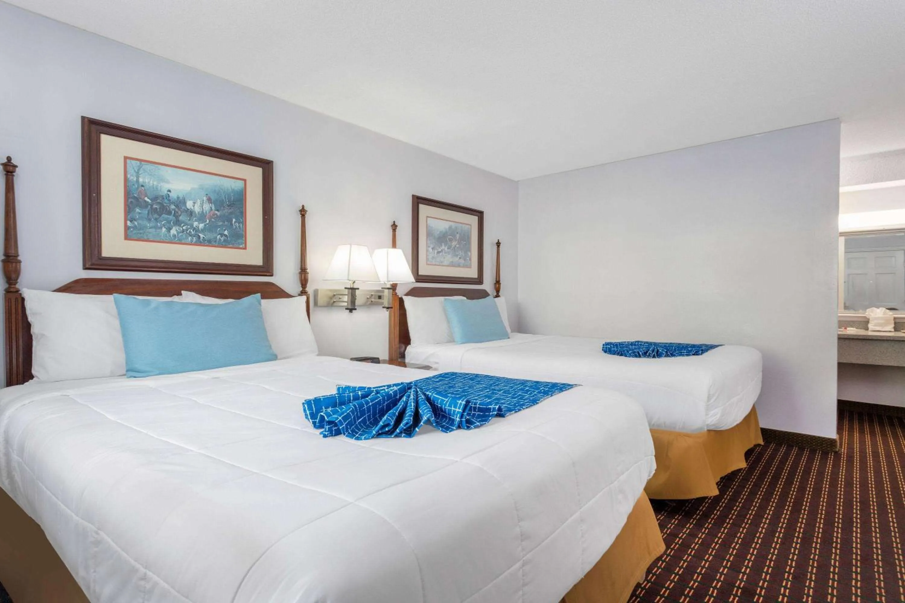Photo of the whole room, Bed in Travelodge by Wyndham Cape Cod Area
