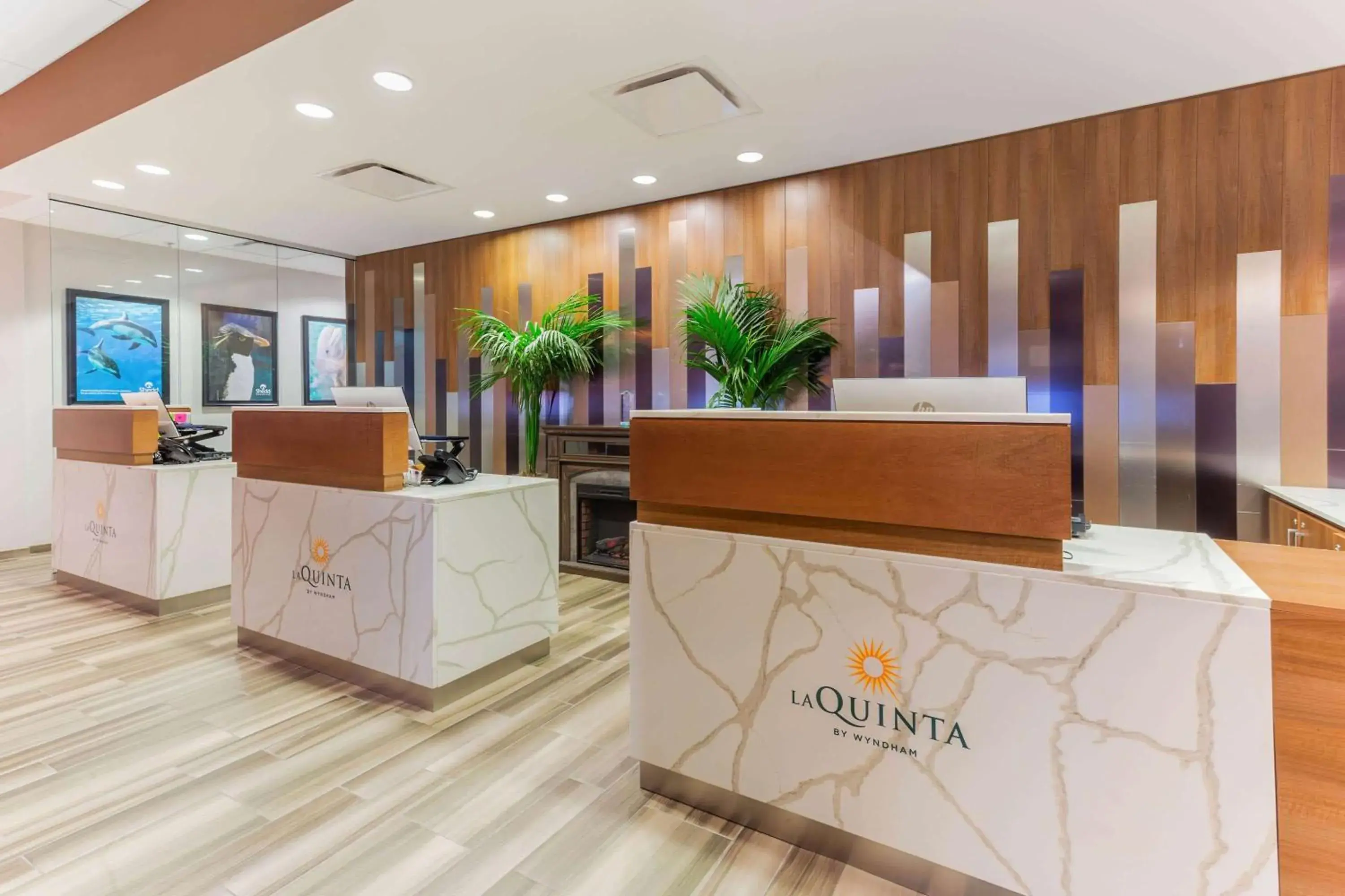 Lobby or reception in La Quinta by Wyndham Chicago Downtown Lobby or reception in La Quinta by Wyndham Chicago Downtown