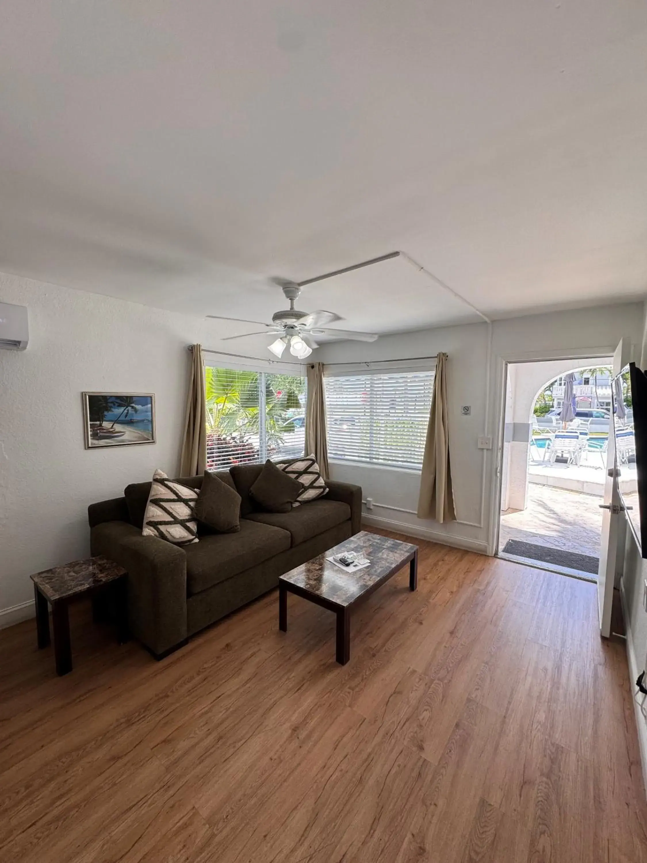 One Bedroom Suite - Non Smoking in Coral Key Inn One Bedroom Suite - Non Smoking in Coral Key Inn