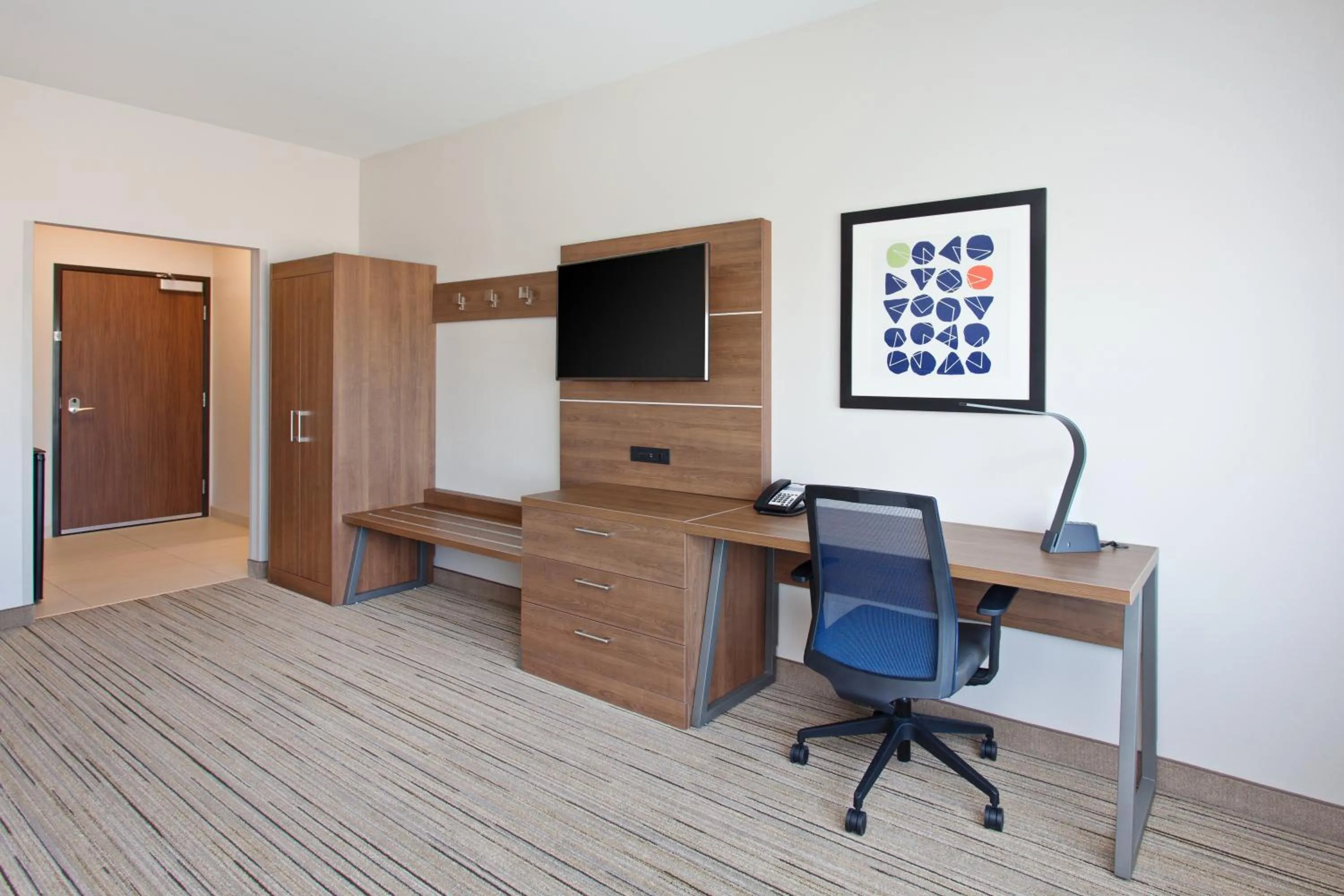 Bedroom in Holiday Inn Express & Suites - Moses Lake by IHG