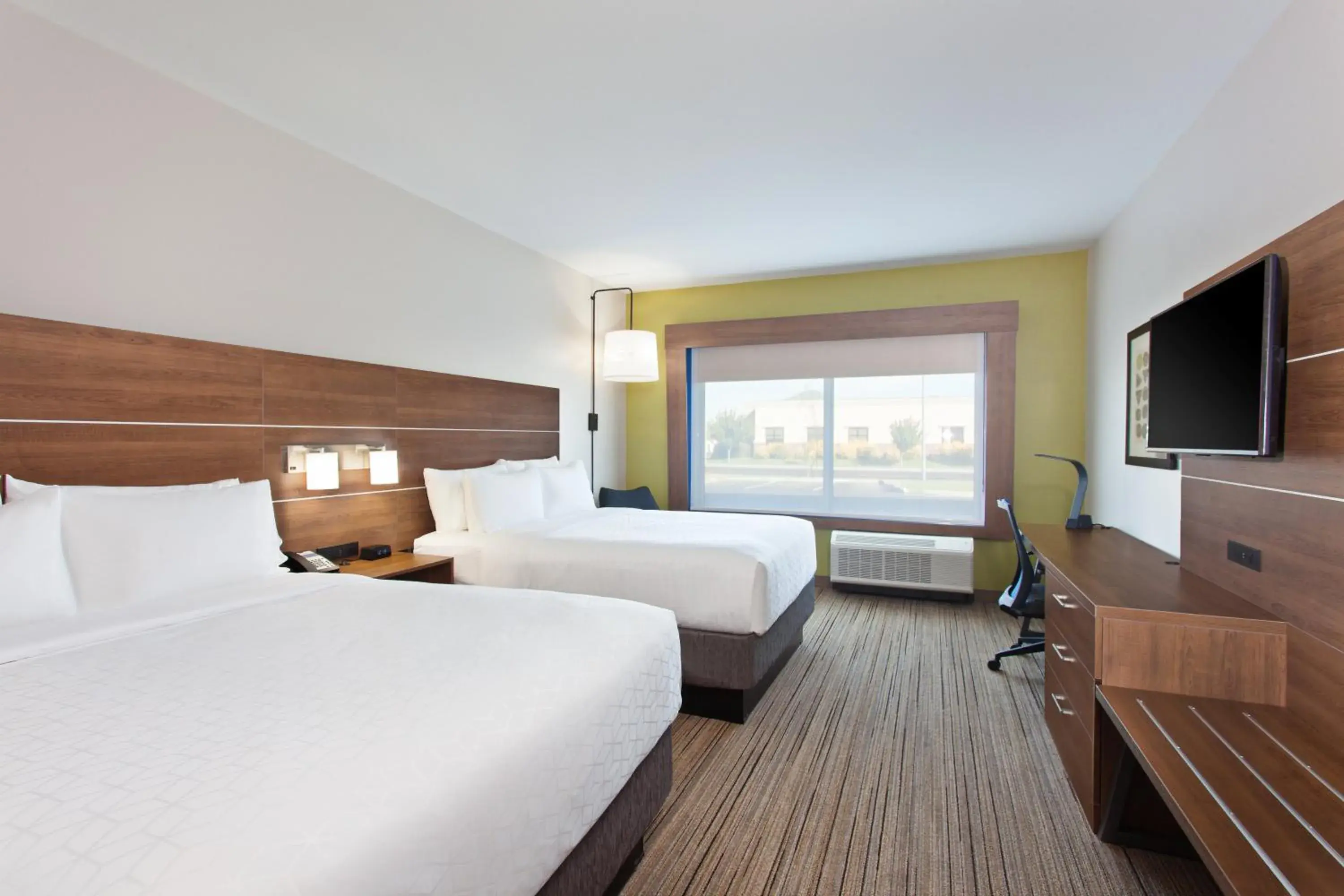 Photo of the whole room, Bed in Holiday Inn Express & Suites - Moses Lake by IHG Photo of the whole room, Bed in Holiday Inn Express & Suites - Moses Lake by IHG