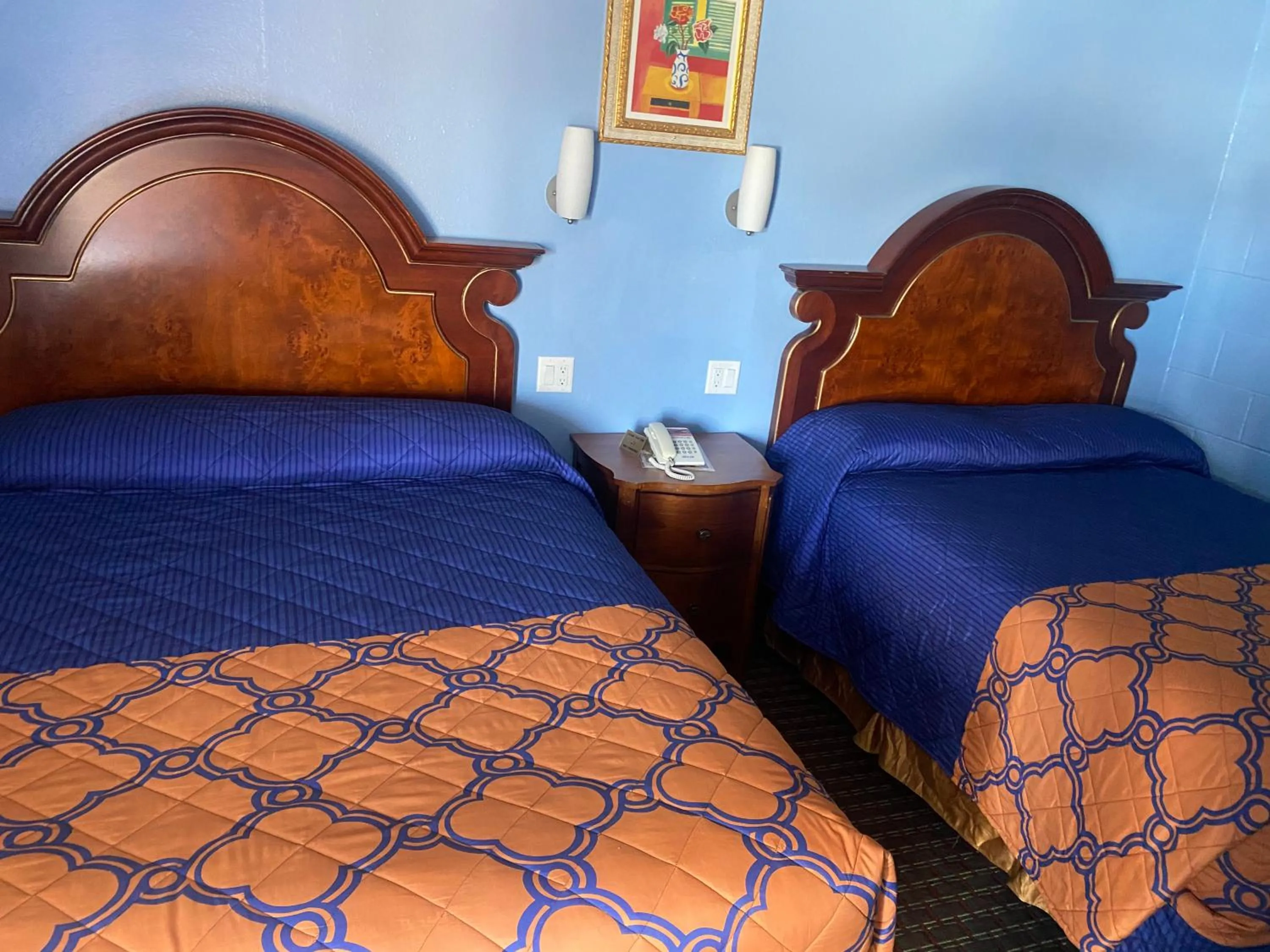 Photo of the whole room in A Fisher's Inn Motel