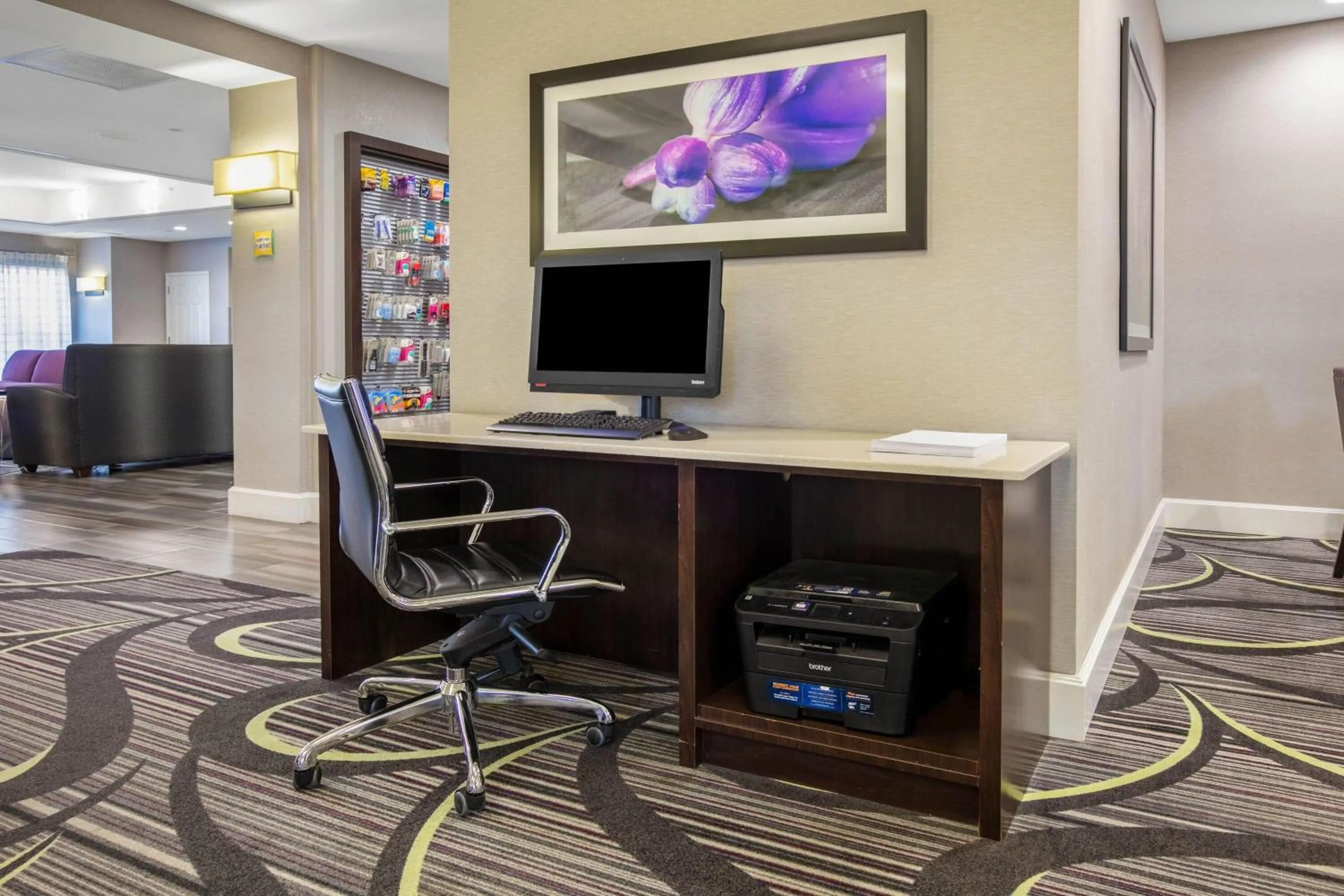 Business facilities in La Quinta by Wyndham DFW Airport South / Irving