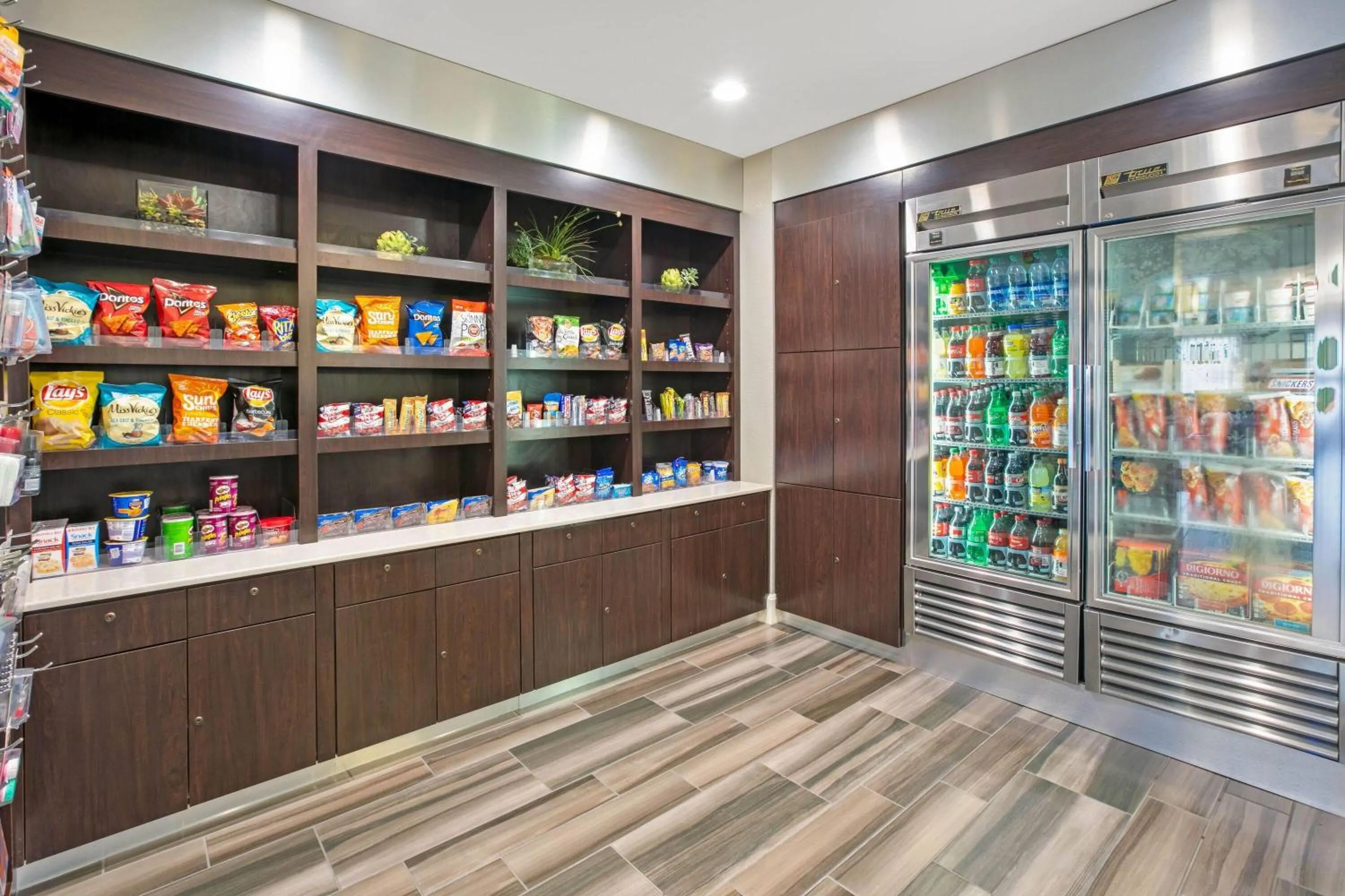 Food and drinks in La Quinta by Wyndham DFW Airport South / Irving