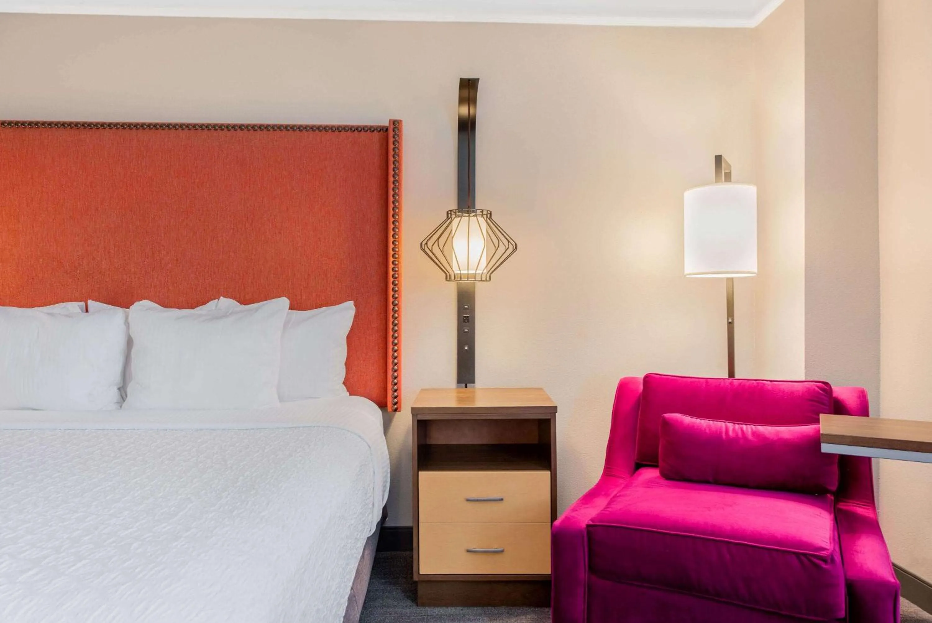 Photo of the whole room, Bed in La Quinta by Wyndham New Orleans Downtown