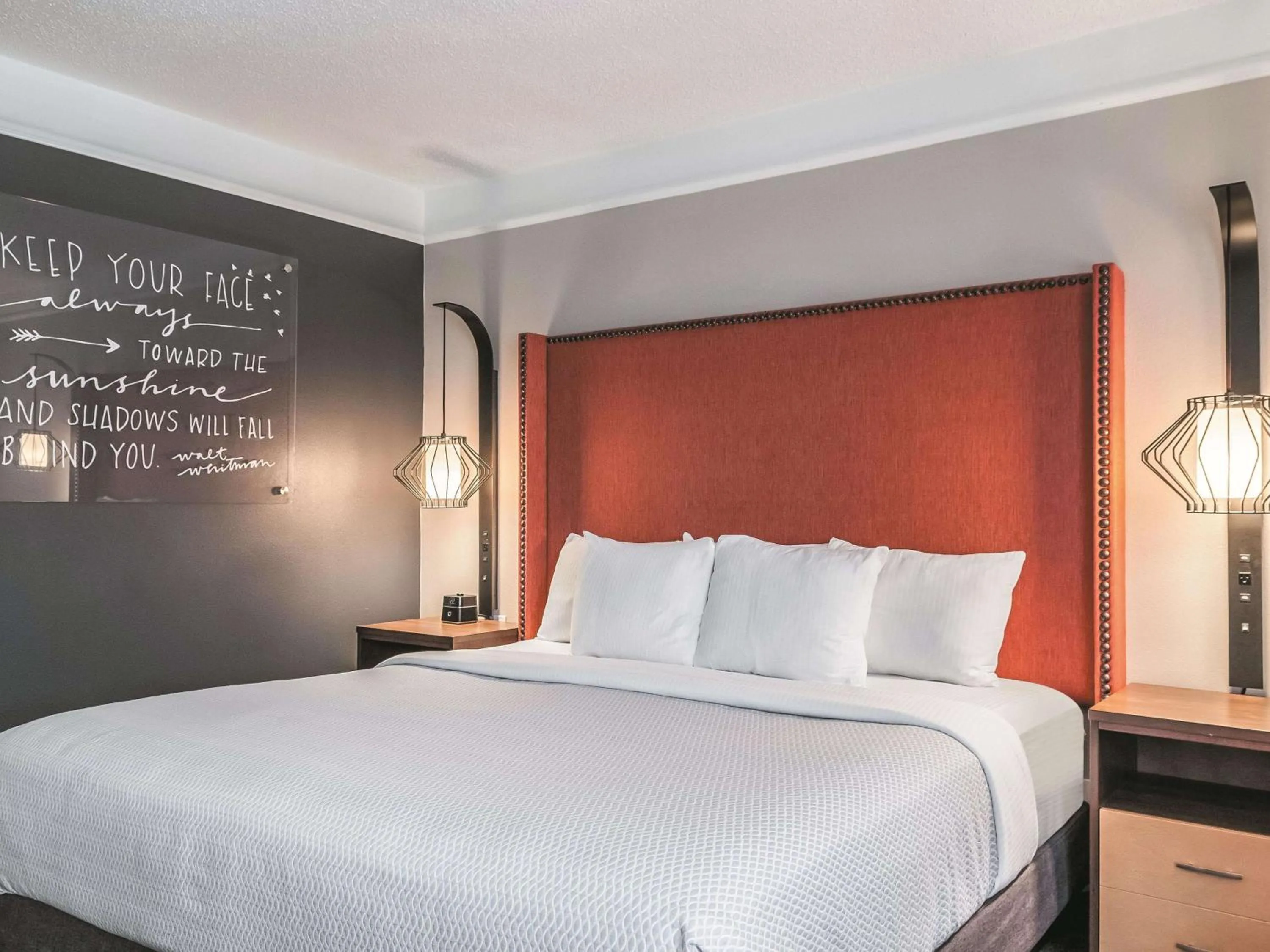 Photo of the whole room, Bed in La Quinta by Wyndham New Orleans Downtown