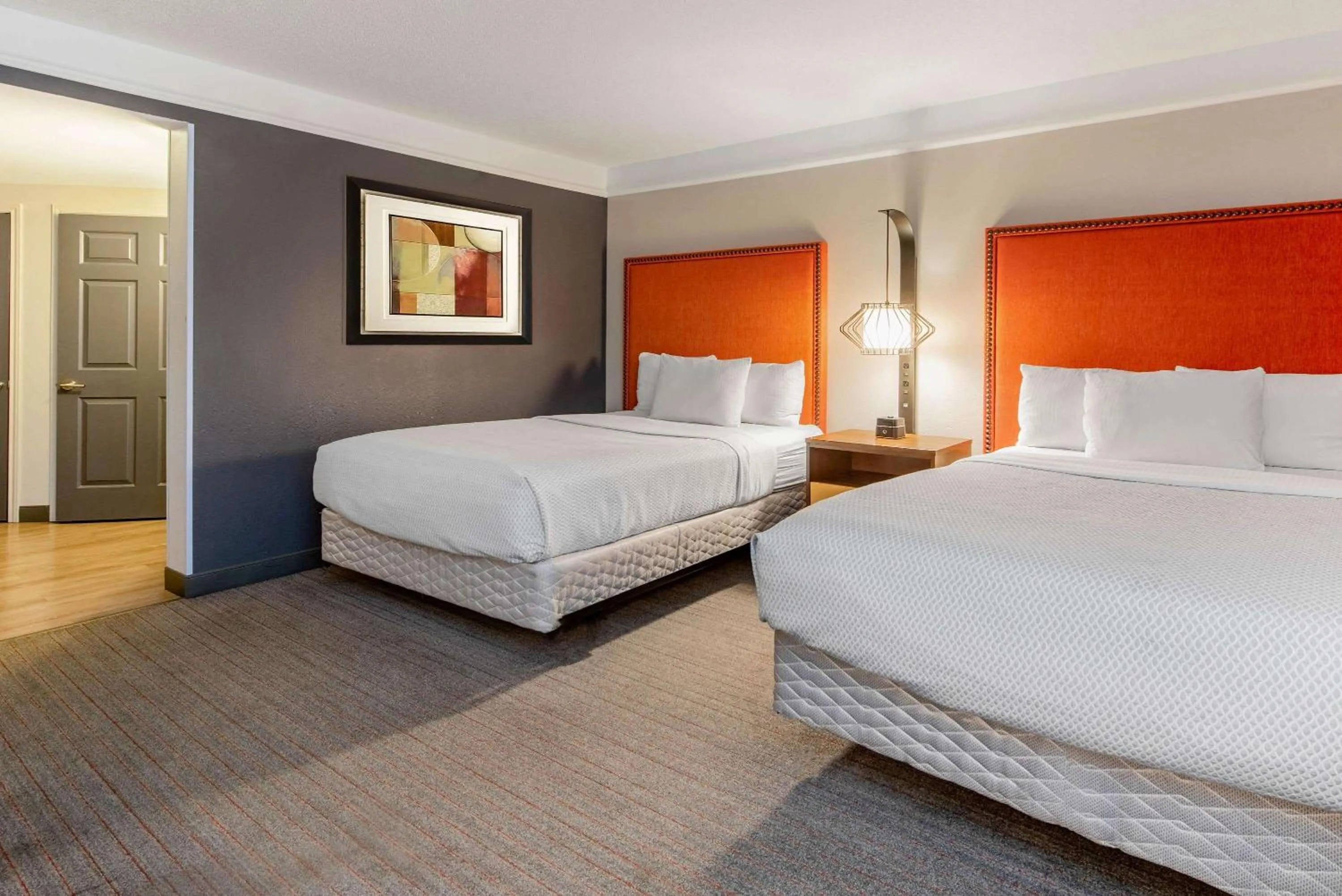 Photo of the whole room, Bed in La Quinta by Wyndham New Orleans Downtown