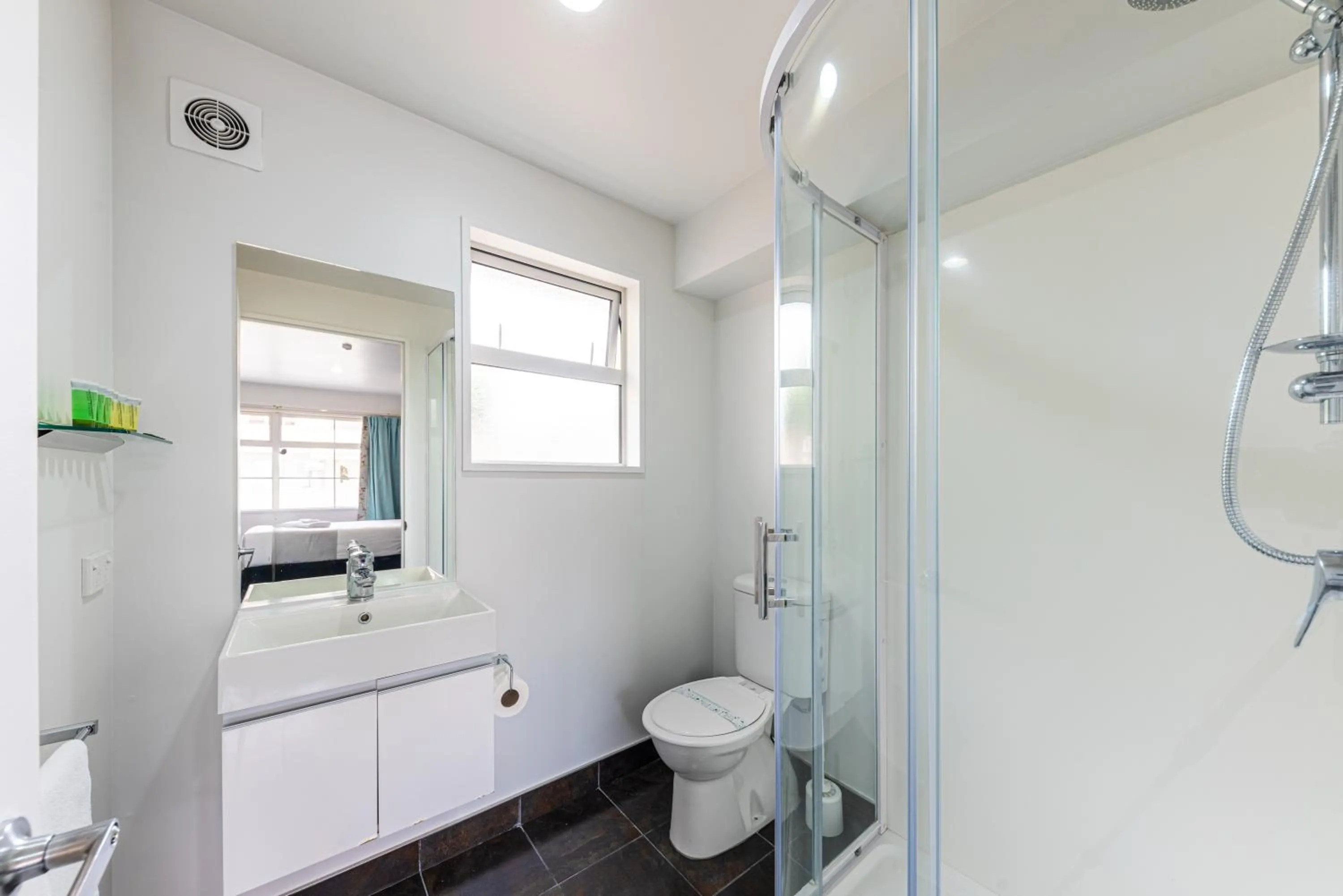 Shower in 315 Motel Riccarton