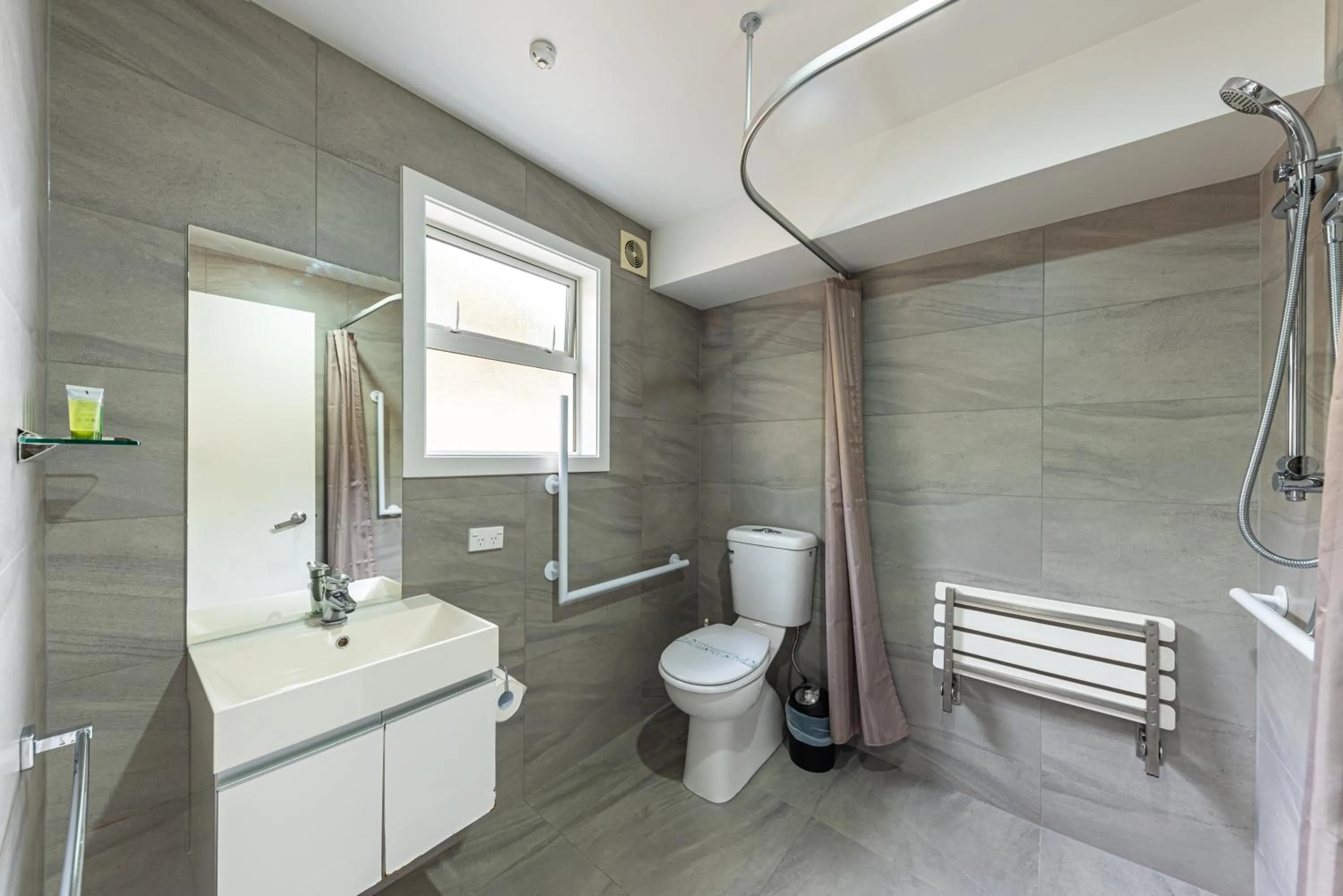 Shower in 315 Motel Riccarton