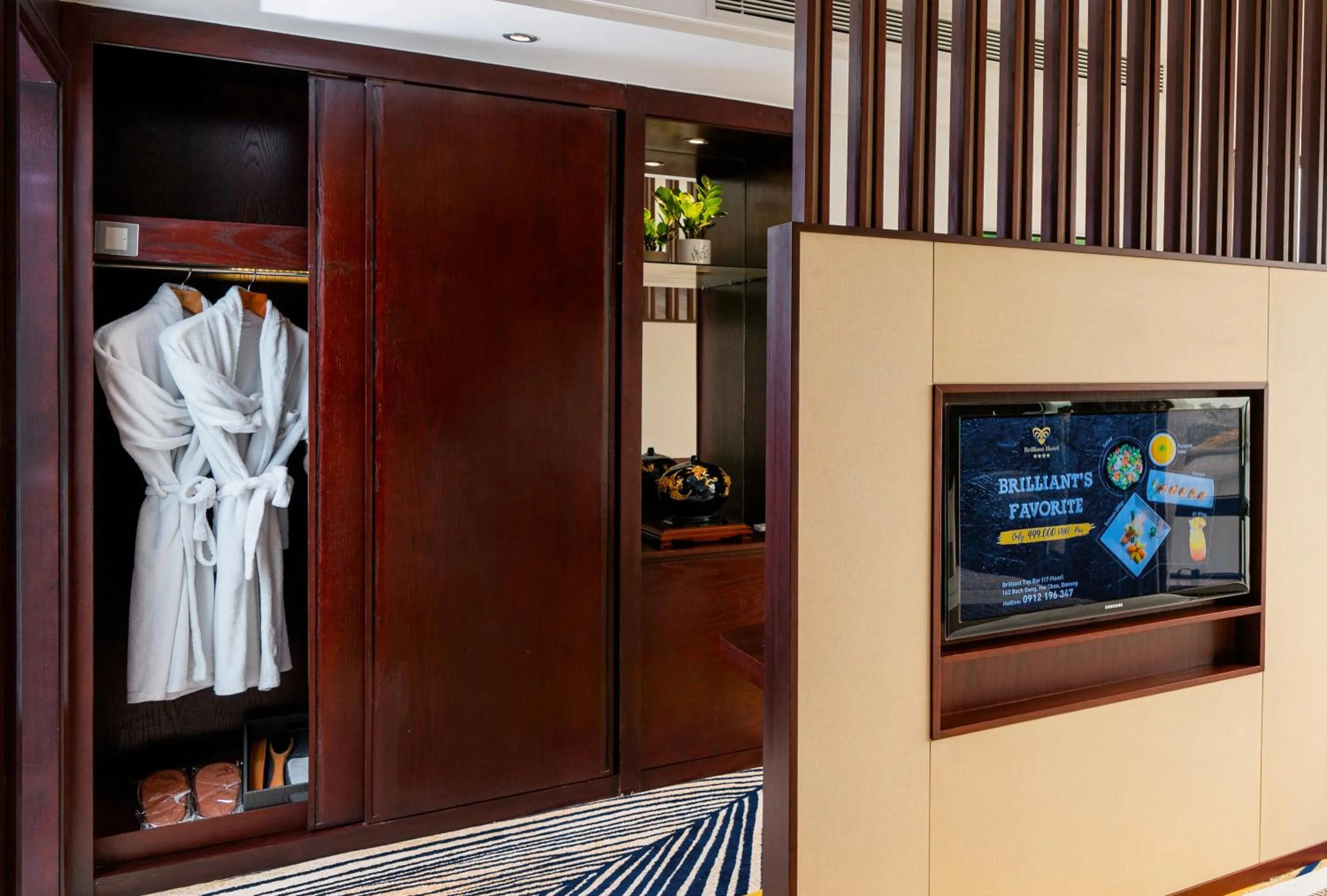 Area and facilities in Brilliant Hotel - Afternoon Tea Inclusive