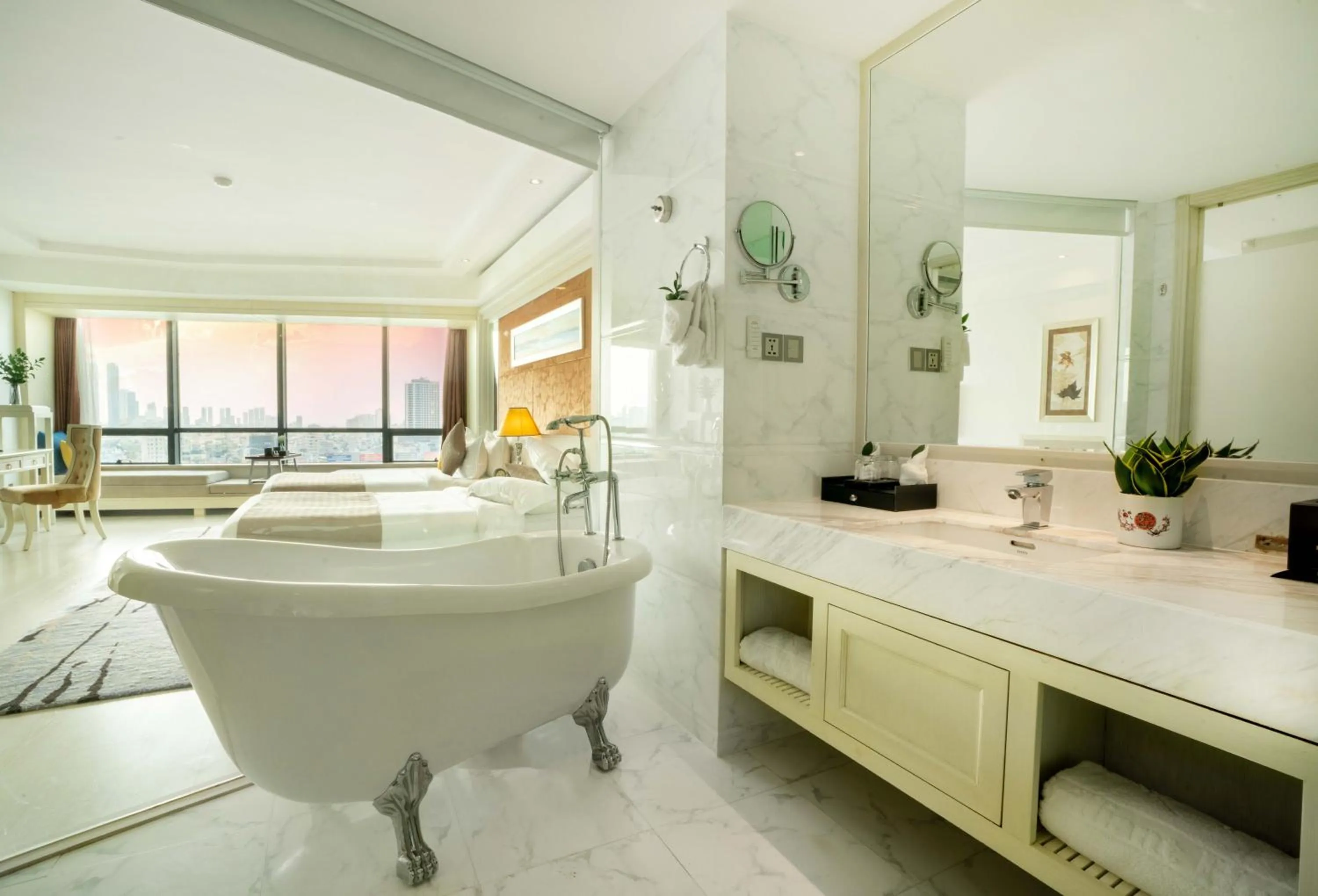 Bathroom, Bed in Brilliant Hotel - Afternoon Tea Inclusive