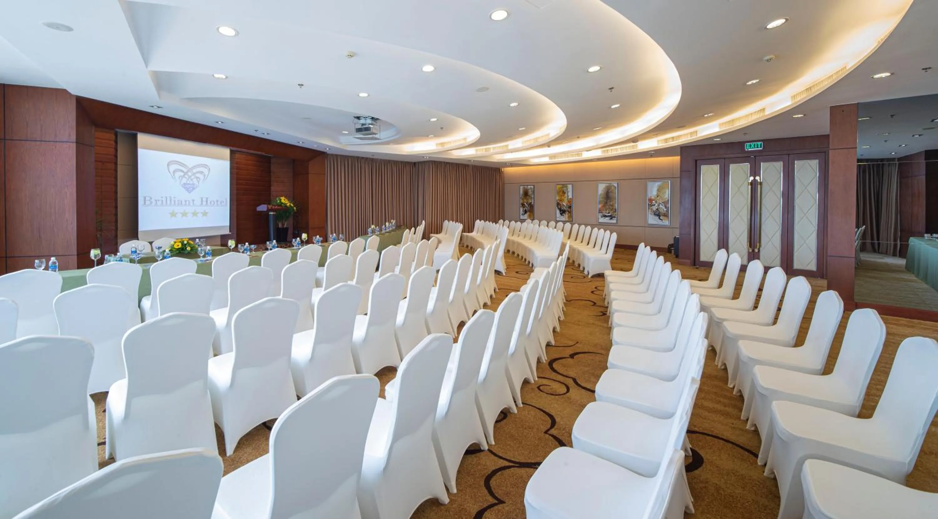 Business facilities in Brilliant Hotel - Afternoon Tea Inclusive