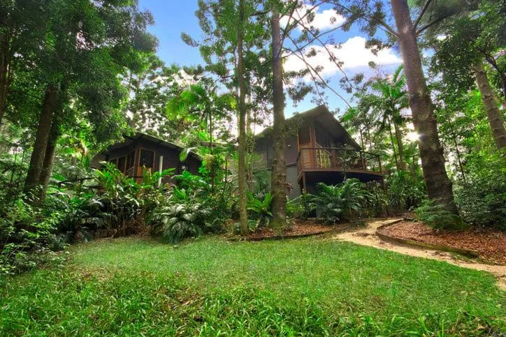 Facade/entrance in Azabu Retreat